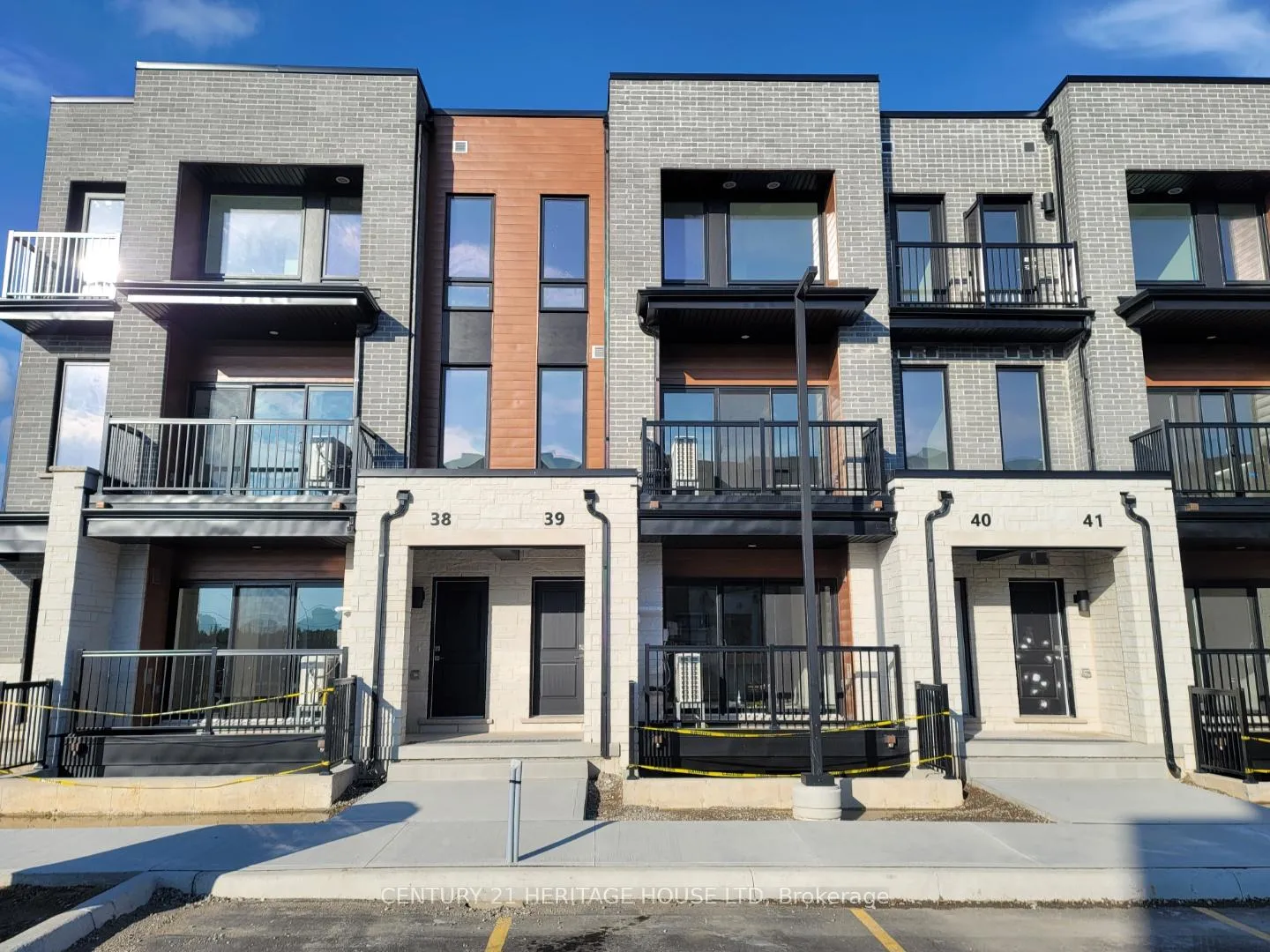 Photo of Unit B039, 525 Erinbrook Drive