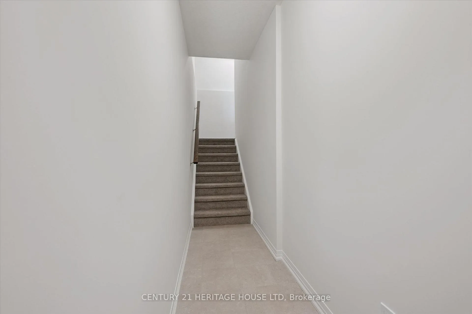 Photo 5 of Unit B039, 525 Erinbrook Drive, Kitchener, Laurentian Hills/Country Hills W — HOMEH