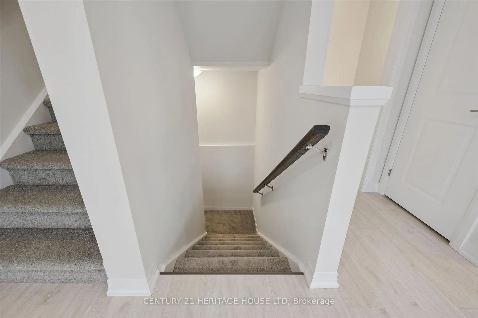 Photo 6 of Unit B039, 525 Erinbrook Drive, Kitchener, Laurentian Hills/Country Hills W — HOMEH