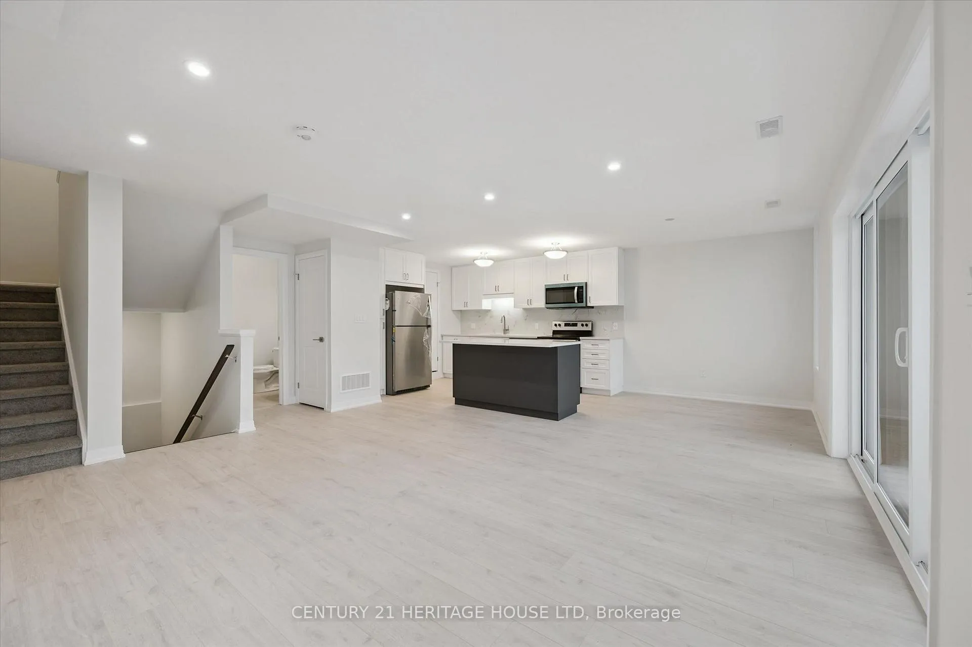 Photo 7 of Unit B039, 525 Erinbrook Drive, Kitchener, Laurentian Hills/Country Hills W — HOMEH