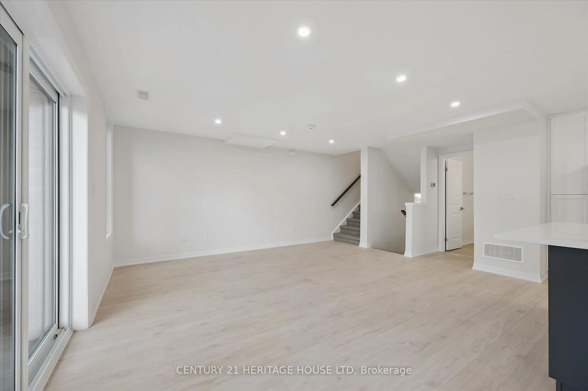 Photo 9 of Unit B039, 525 Erinbrook Drive, Kitchener, Laurentian Hills/Country Hills W — HOMEH