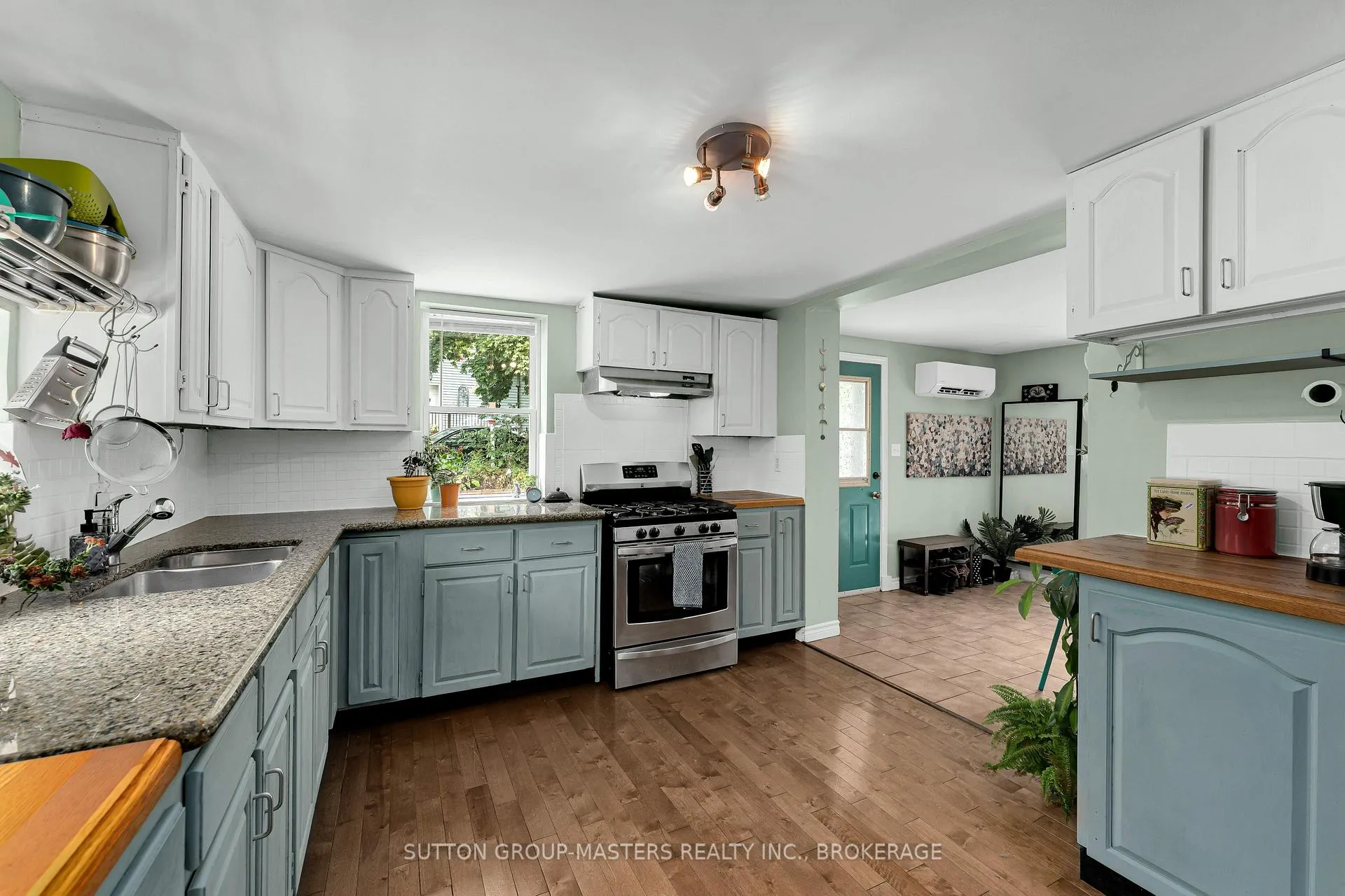 Photo 8 of 60 Centre Street, Gananoque — HOMEH