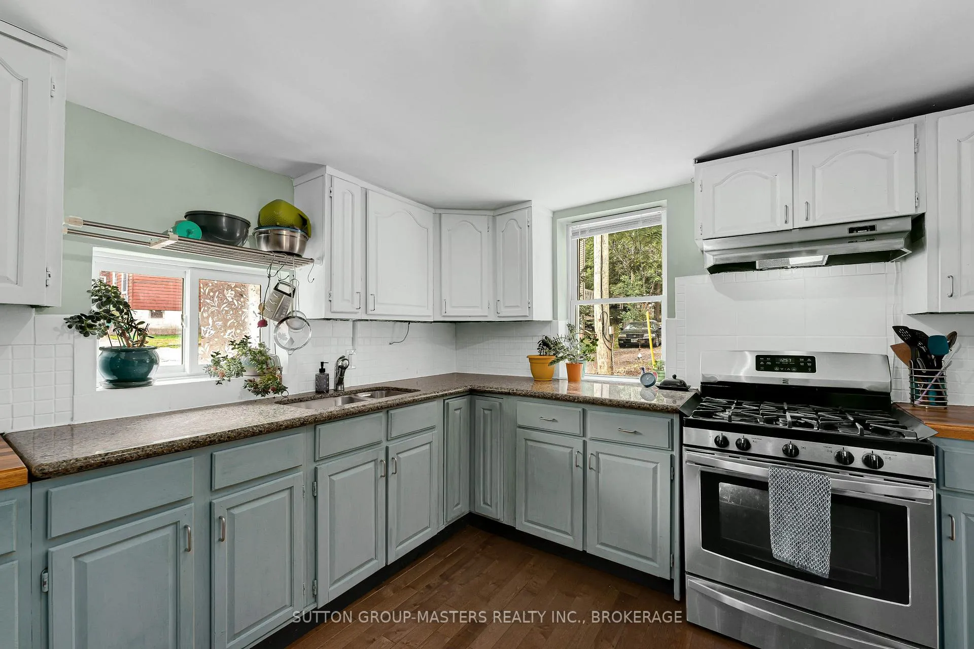Photo 11 of 60 Centre Street, Gananoque — HOMEH