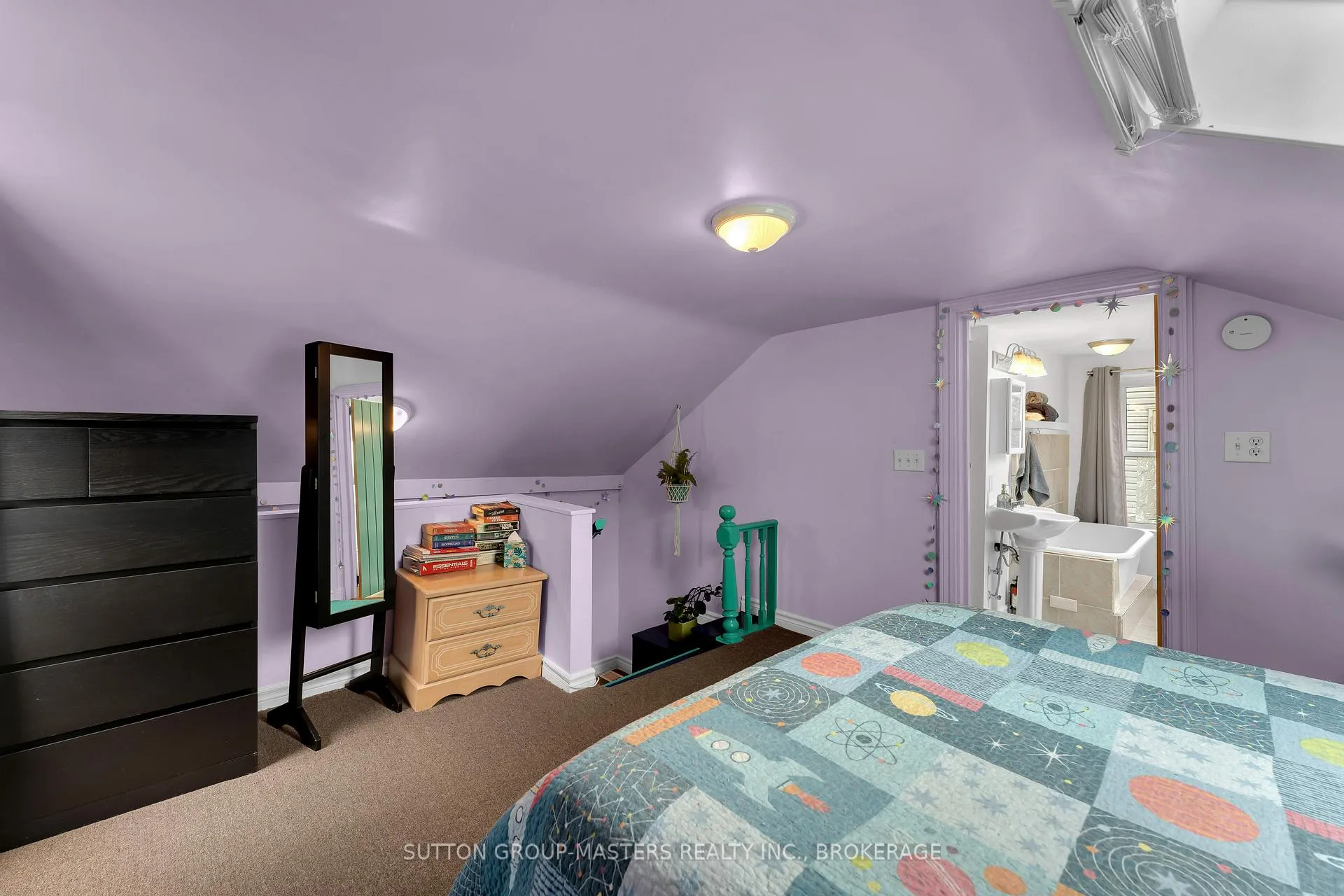 Photo 23 of 60 Centre Street, Gananoque — HOMEH