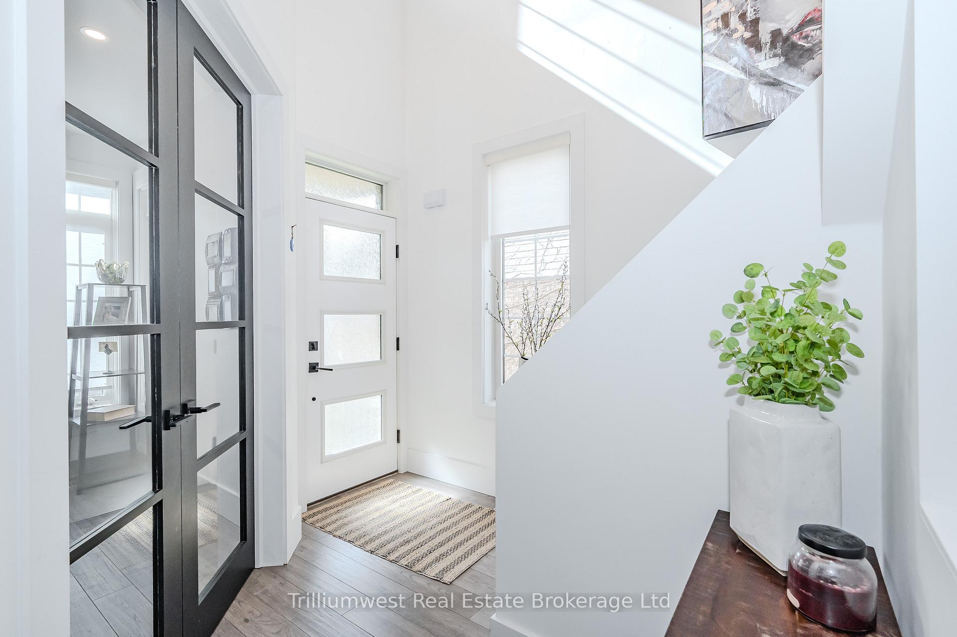 Photo 2 of Unit 26, 254 Summerfield Drive, Guelph, Pineridge/Westminster Woods — HOMEH