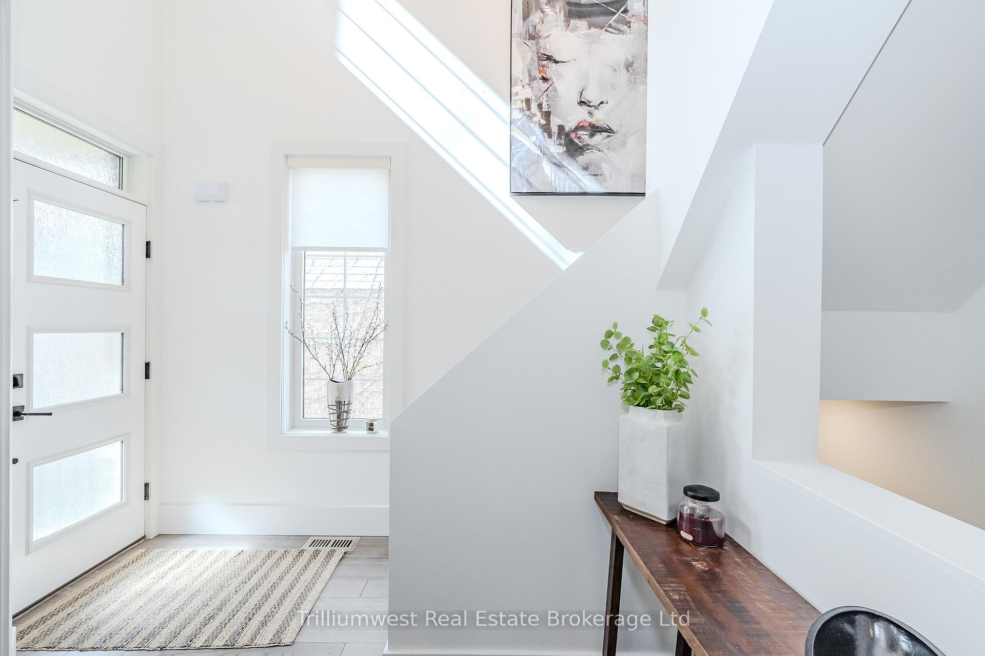 Photo 3 of Unit 26, 254 Summerfield Drive, Guelph, Pineridge/Westminster Woods — HOMEH
