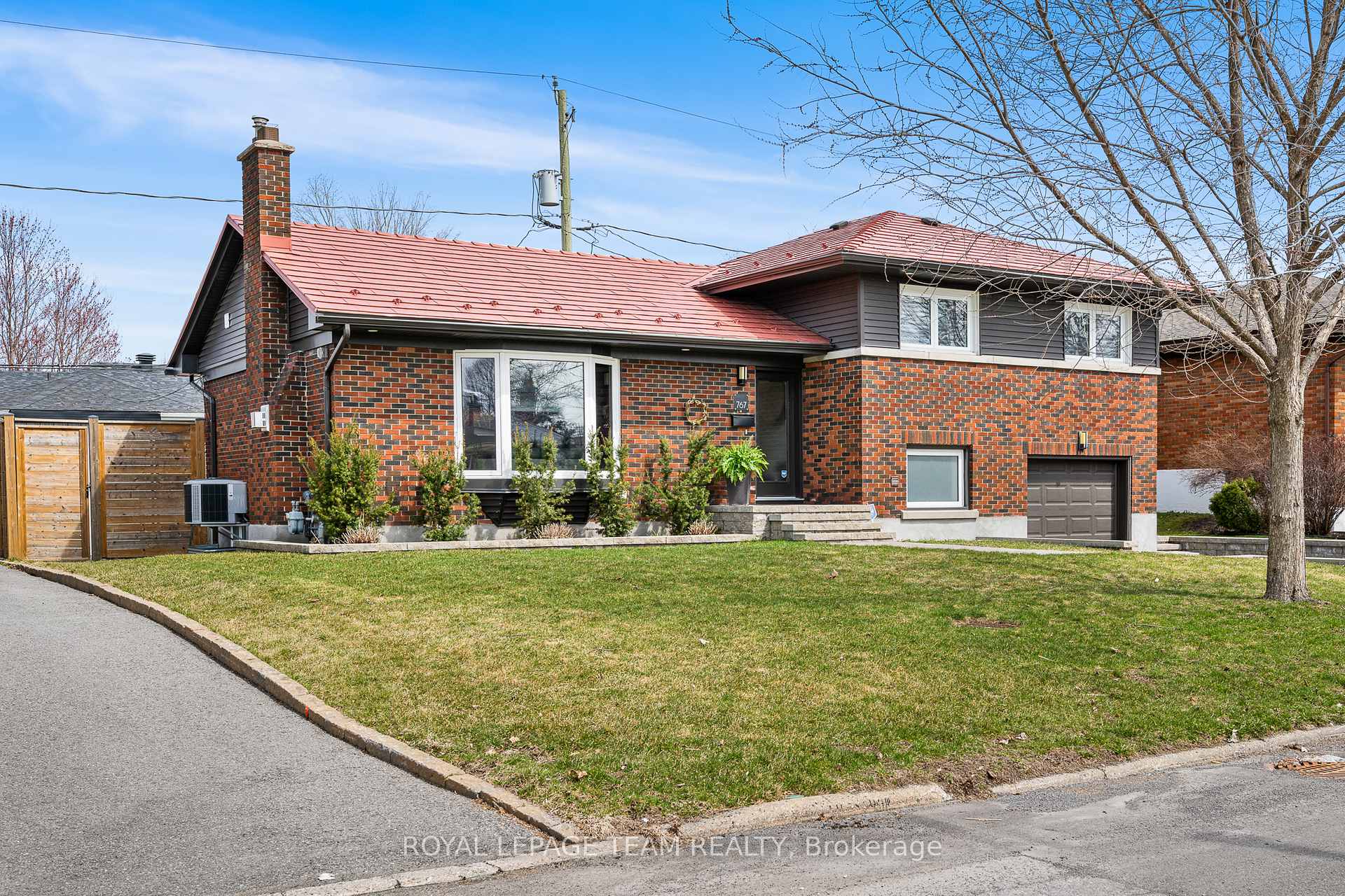 Photo 3 of 767 Cork Street, Ottawa, Elmvale Acres — HOMEH