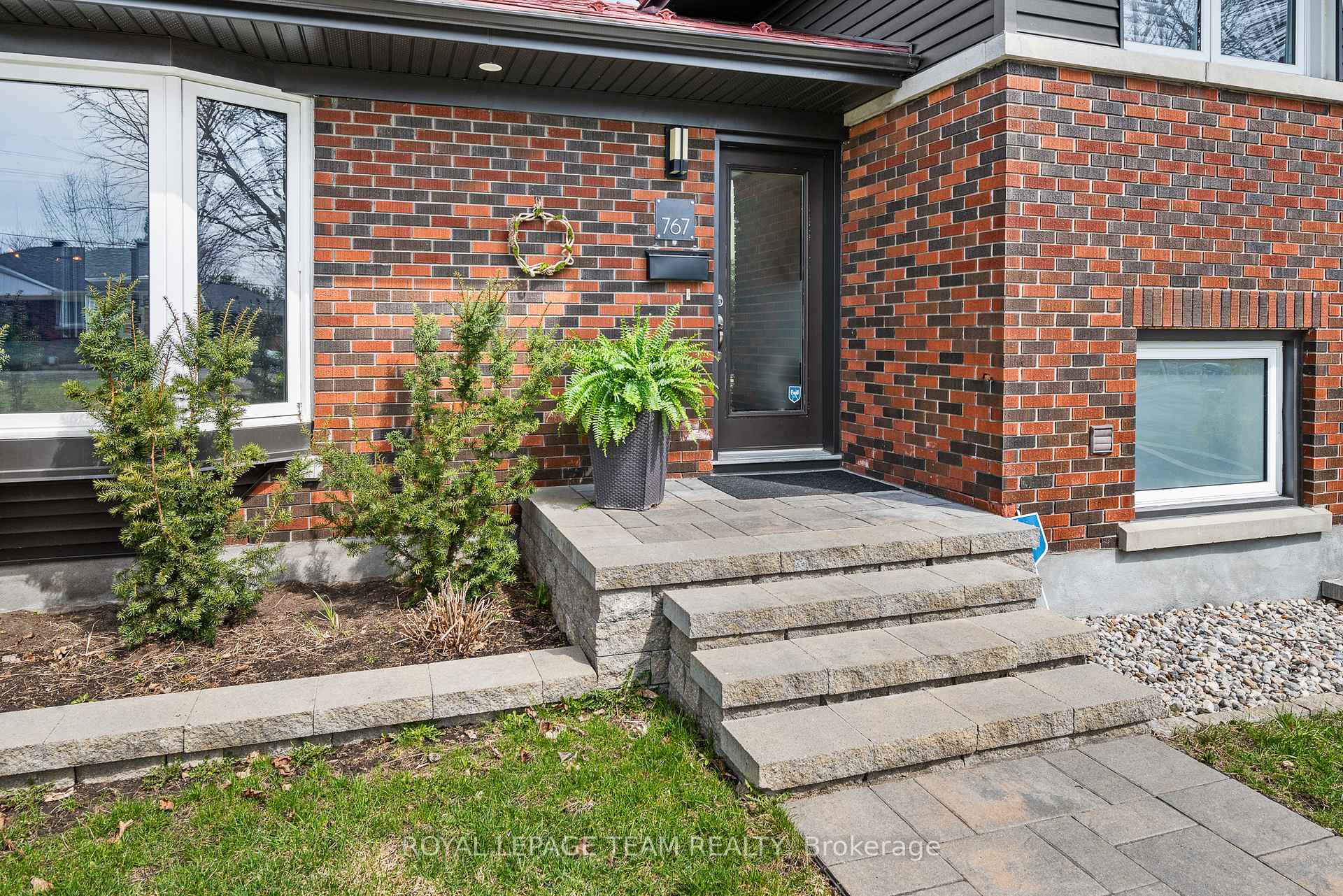 Photo 5 of 767 Cork Street, Ottawa, Elmvale Acres — HOMEH