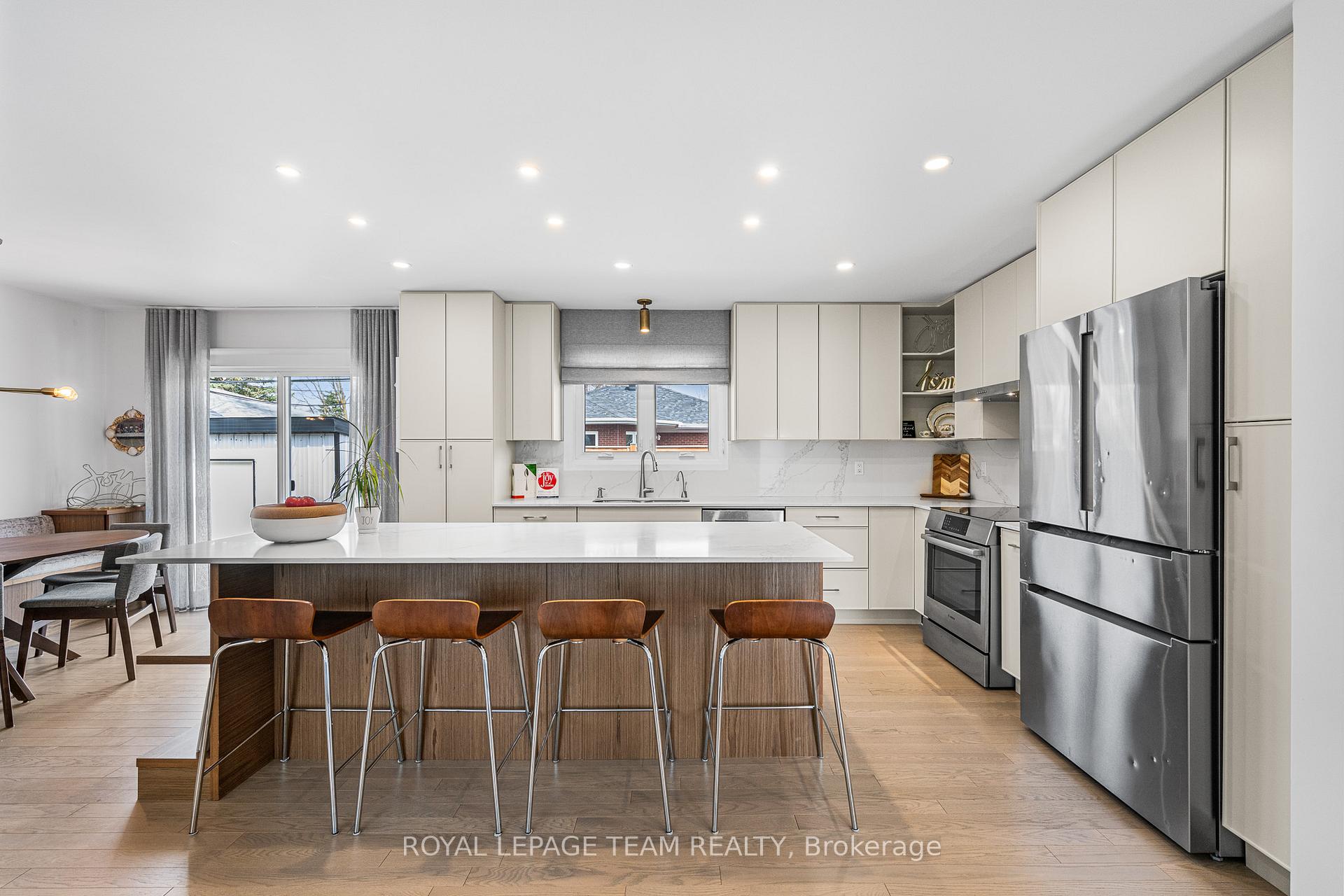 Photo 10 of 767 Cork Street, Ottawa, Elmvale Acres — HOMEH