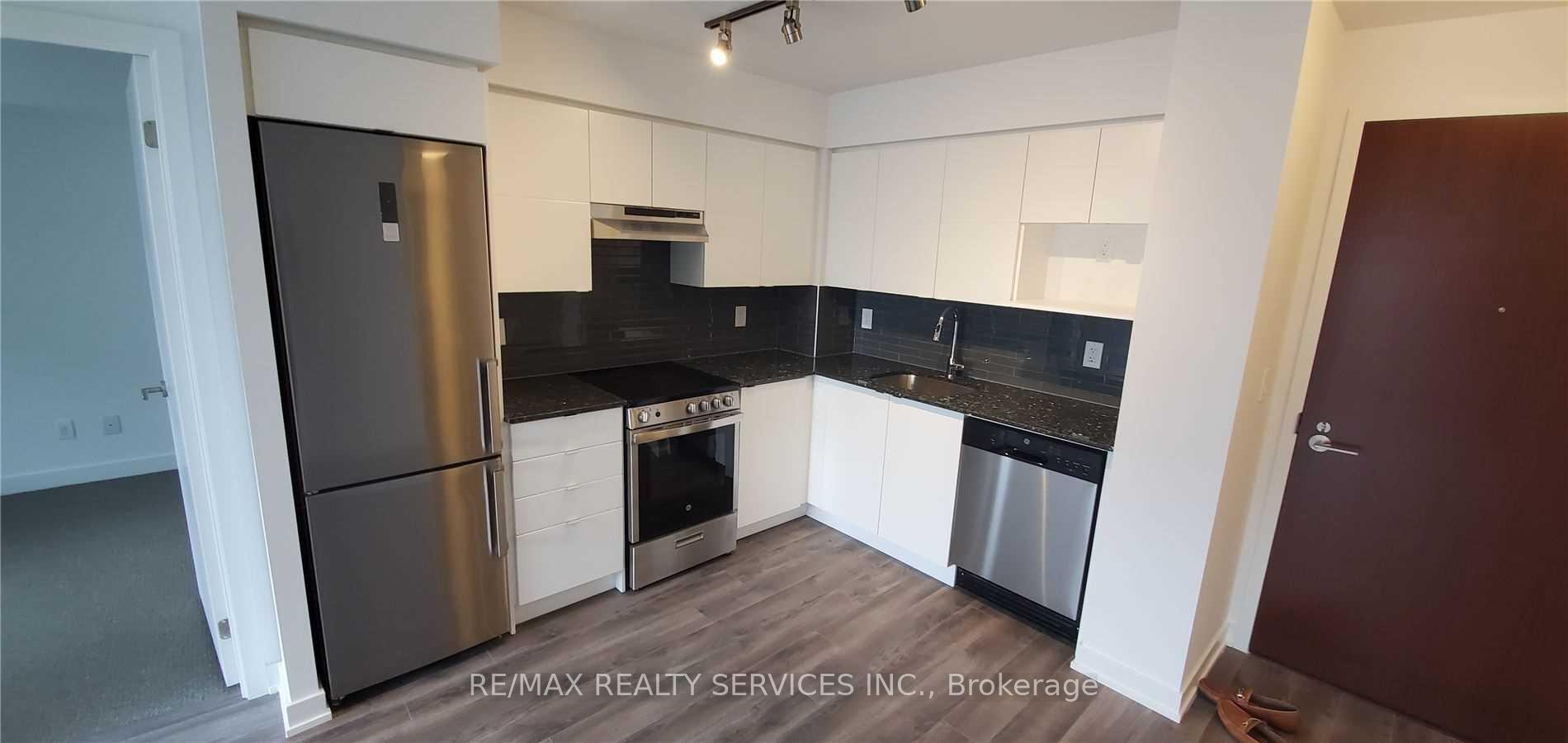 Photo 4 of Unit 523, 120 Varna Drive, Toronto, Englemount-Lawrence — HOMEH