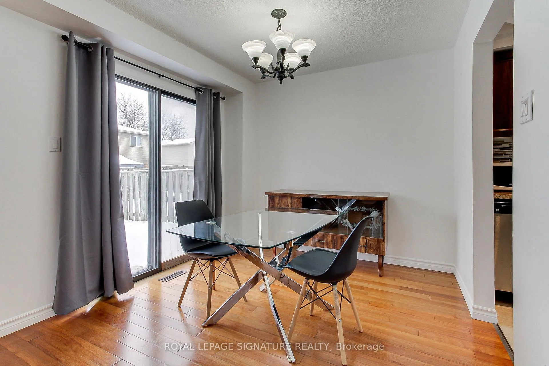 Photo 19 of 6 Driftwood Crescent, Brampton, Heart Lake East — HOMEH