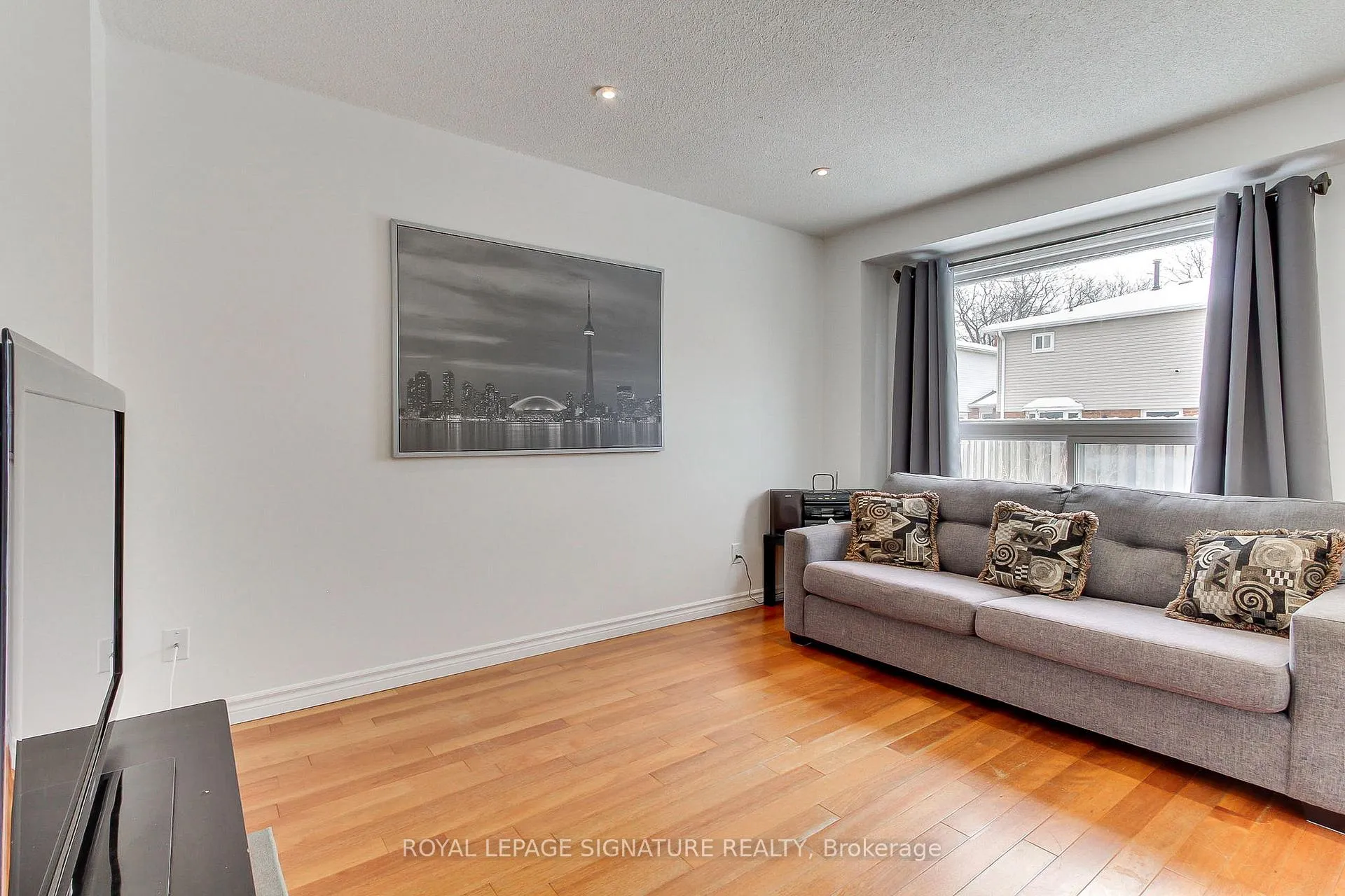 Photo 22 of 6 Driftwood Crescent, Brampton, Heart Lake East — HOMEH