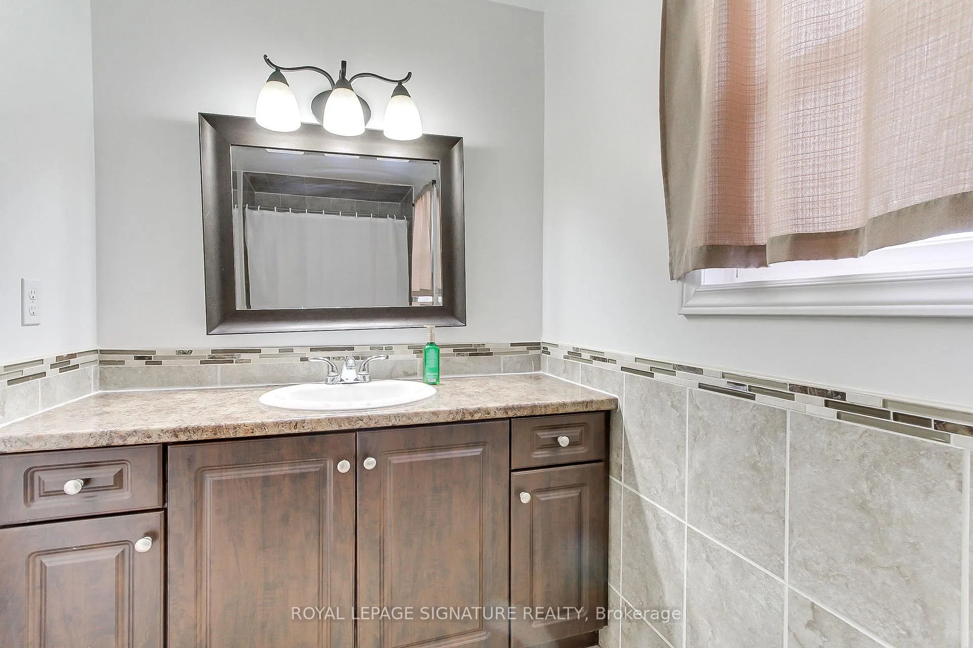 Photo 35 of 6 Driftwood Crescent, Brampton, Heart Lake East — HOMEH
