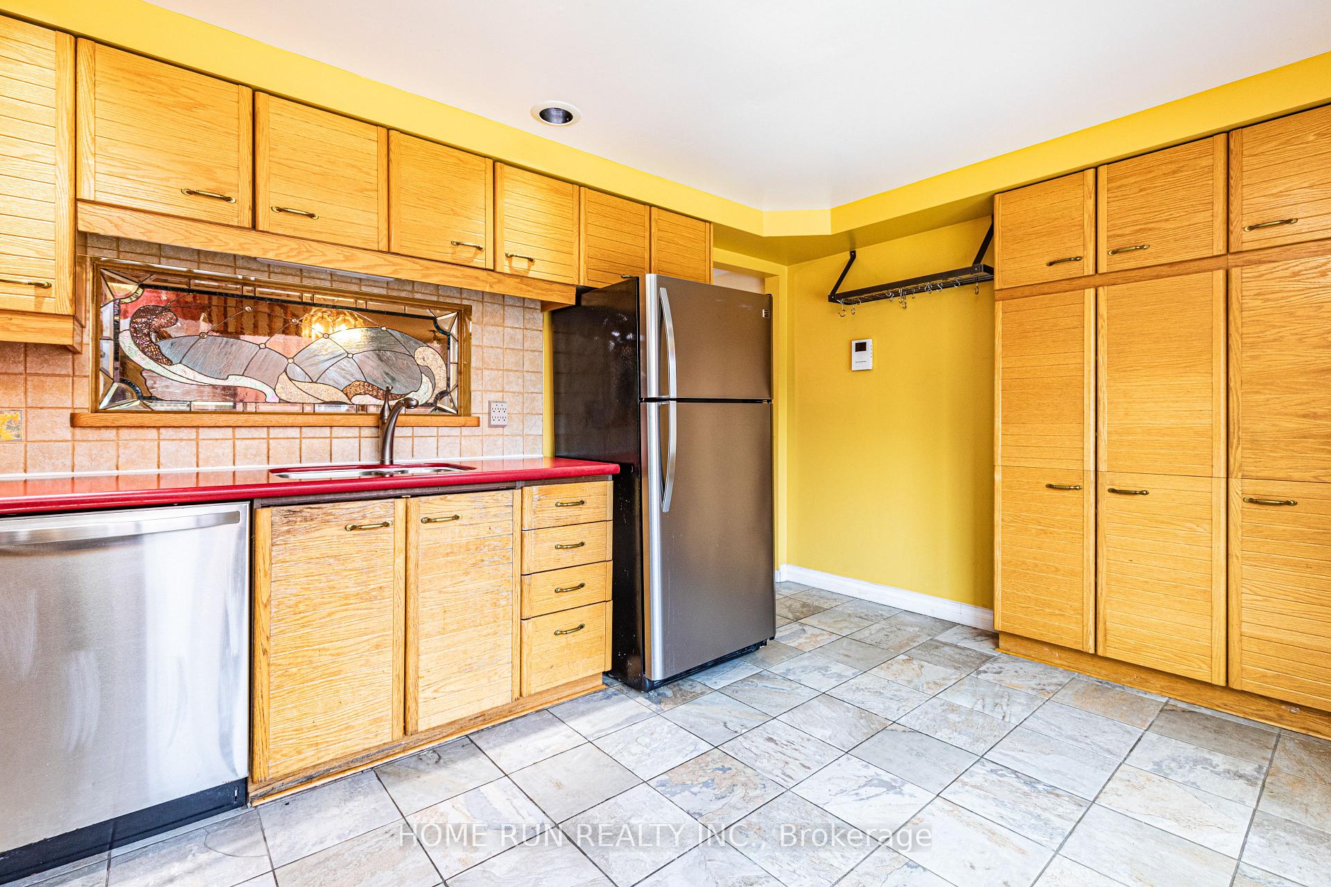 Photo 19 of 225 Echo Drive, Ottawa, Ottawa East — HOMEH