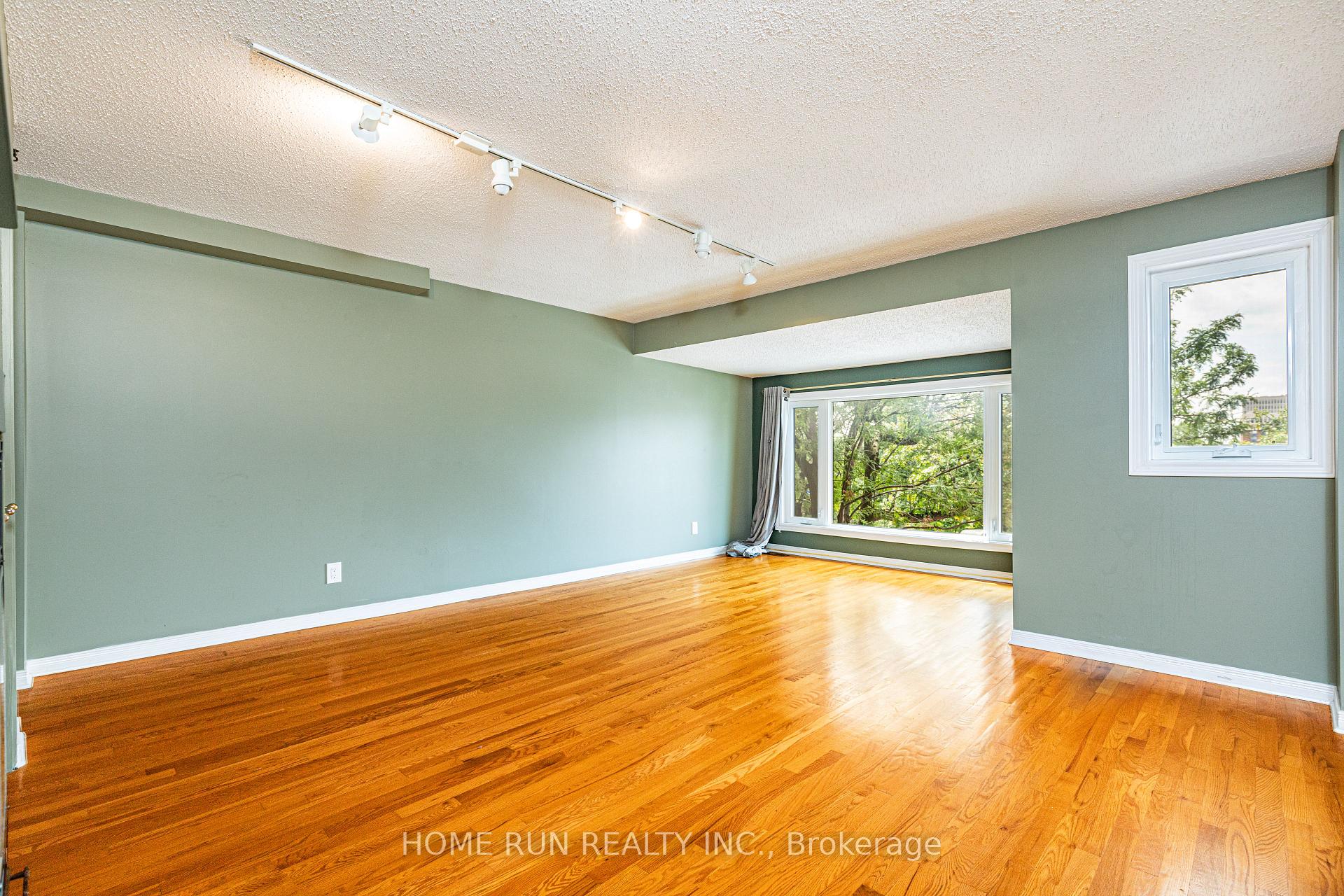 Photo 14 of 225 Echo Drive, Ottawa, Ottawa East — HOMEH