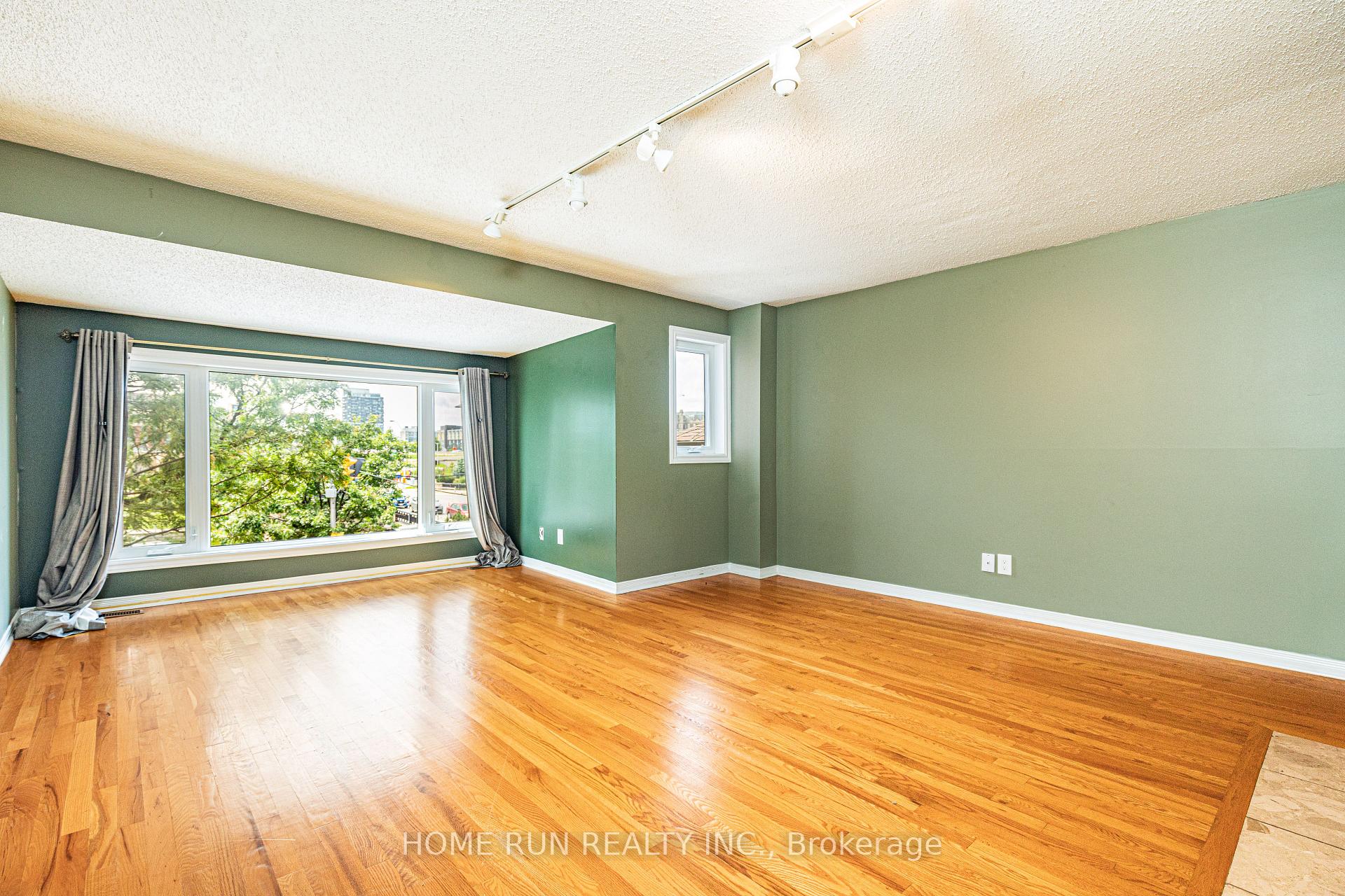 Photo 22 of 225 Echo Drive, Ottawa, Ottawa East — HOMEH