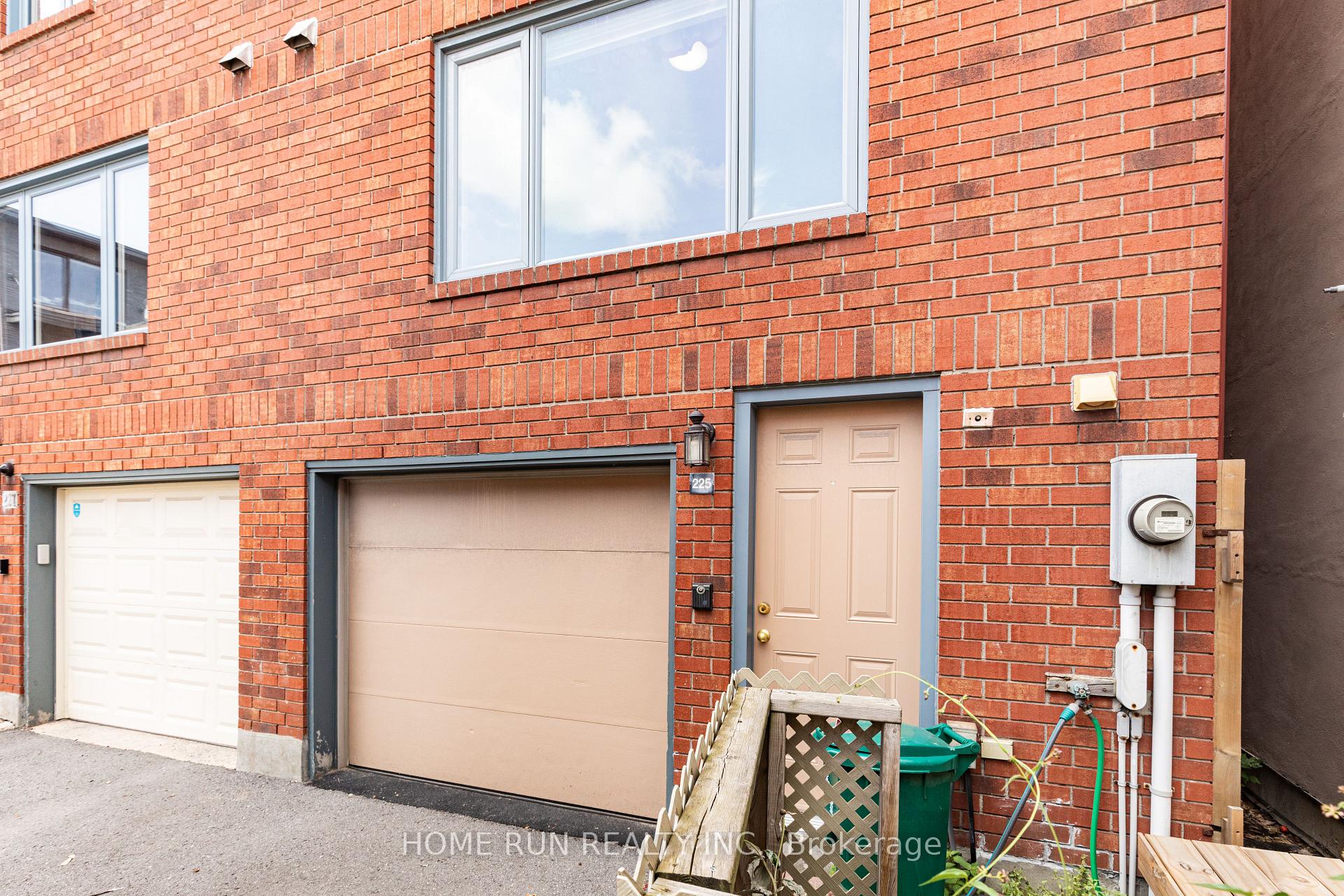 Photo 32 of 225 Echo Drive, Ottawa, Ottawa East — HOMEH