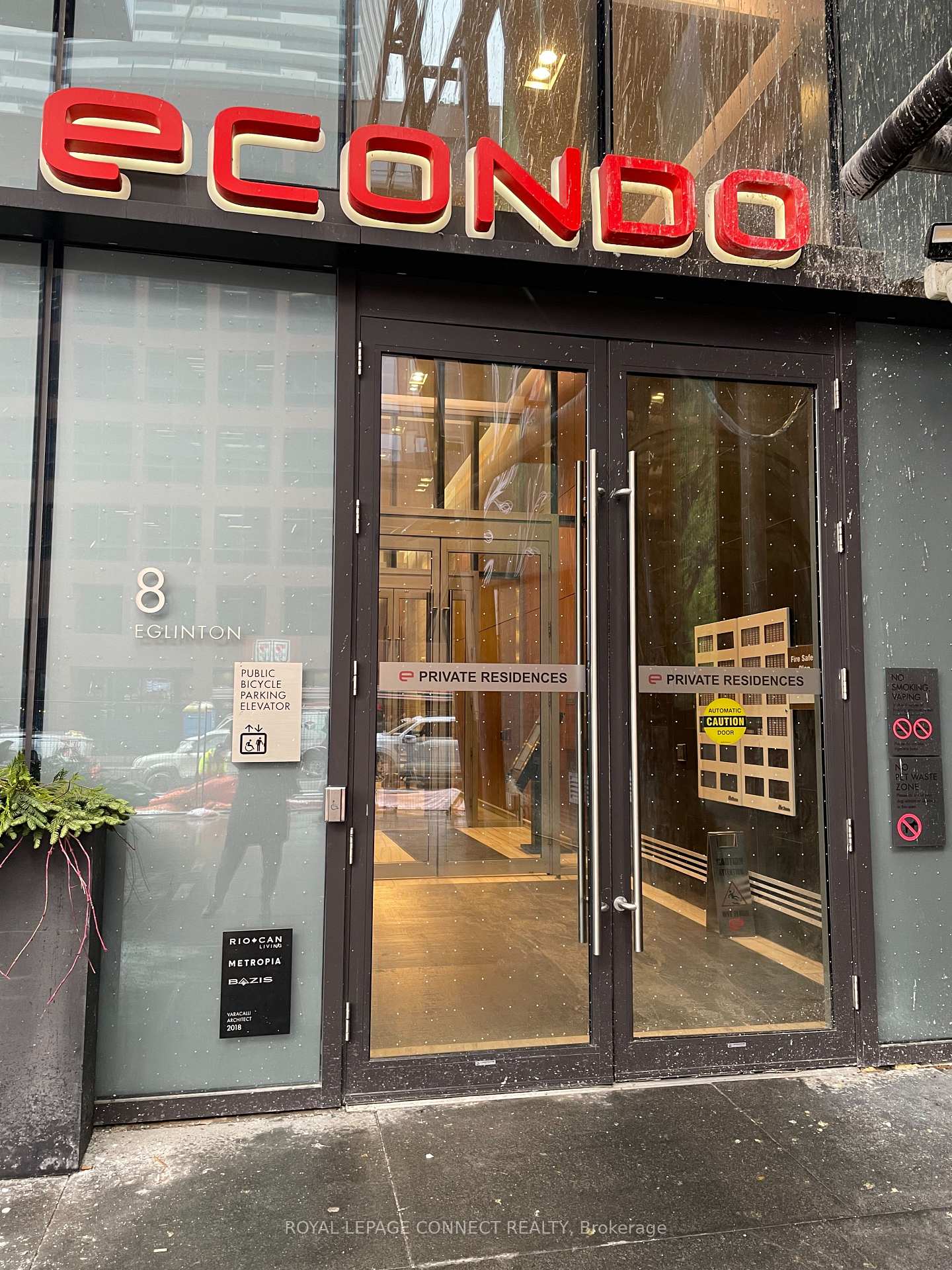 Photo 4 of Unit 4708, 8 Eglinton Avenue E, Toronto, Mount Pleasant East — HOMEH