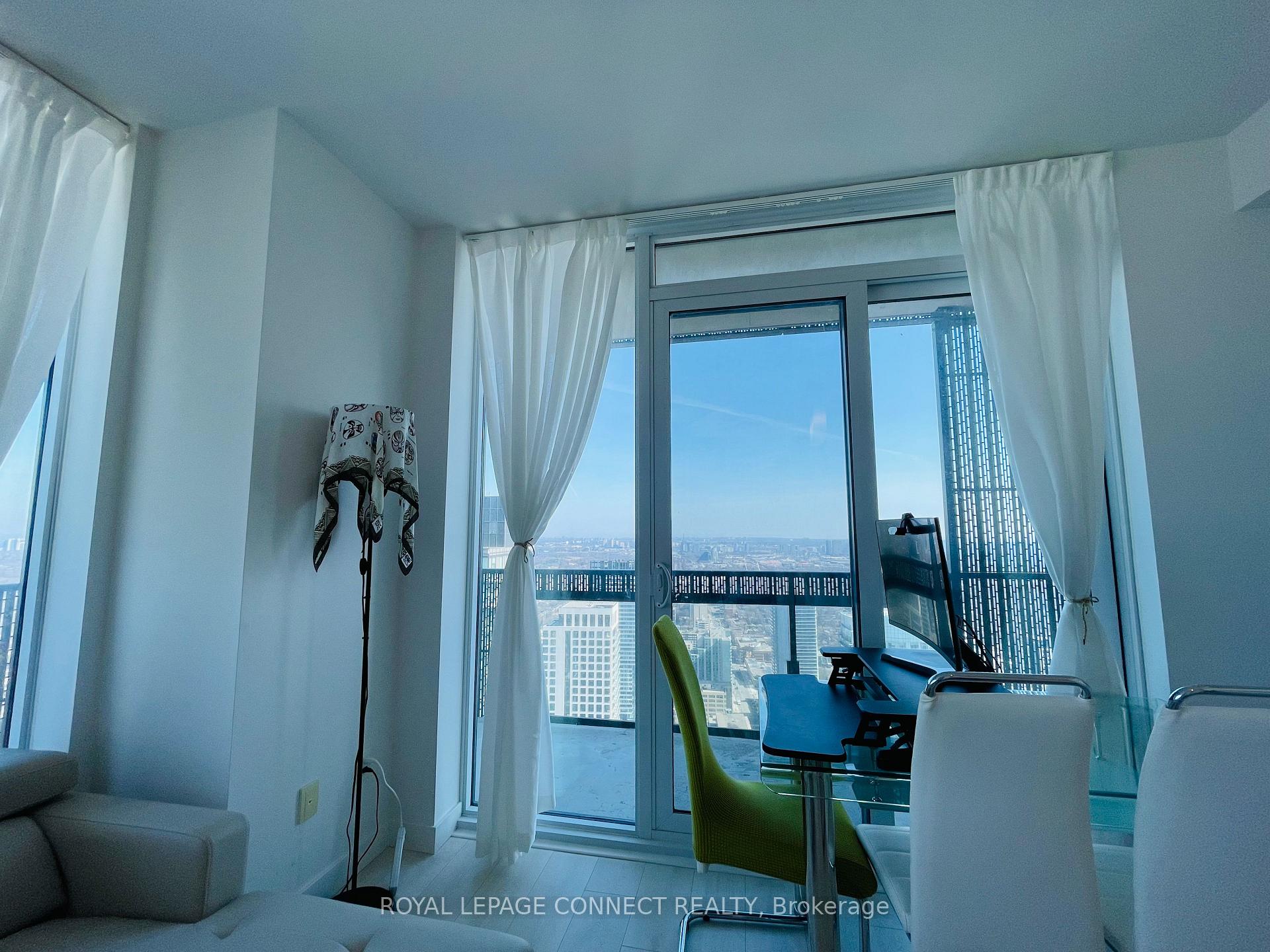 Photo 13 of Unit 4708, 8 Eglinton Avenue E, Toronto, Mount Pleasant East — HOMEH