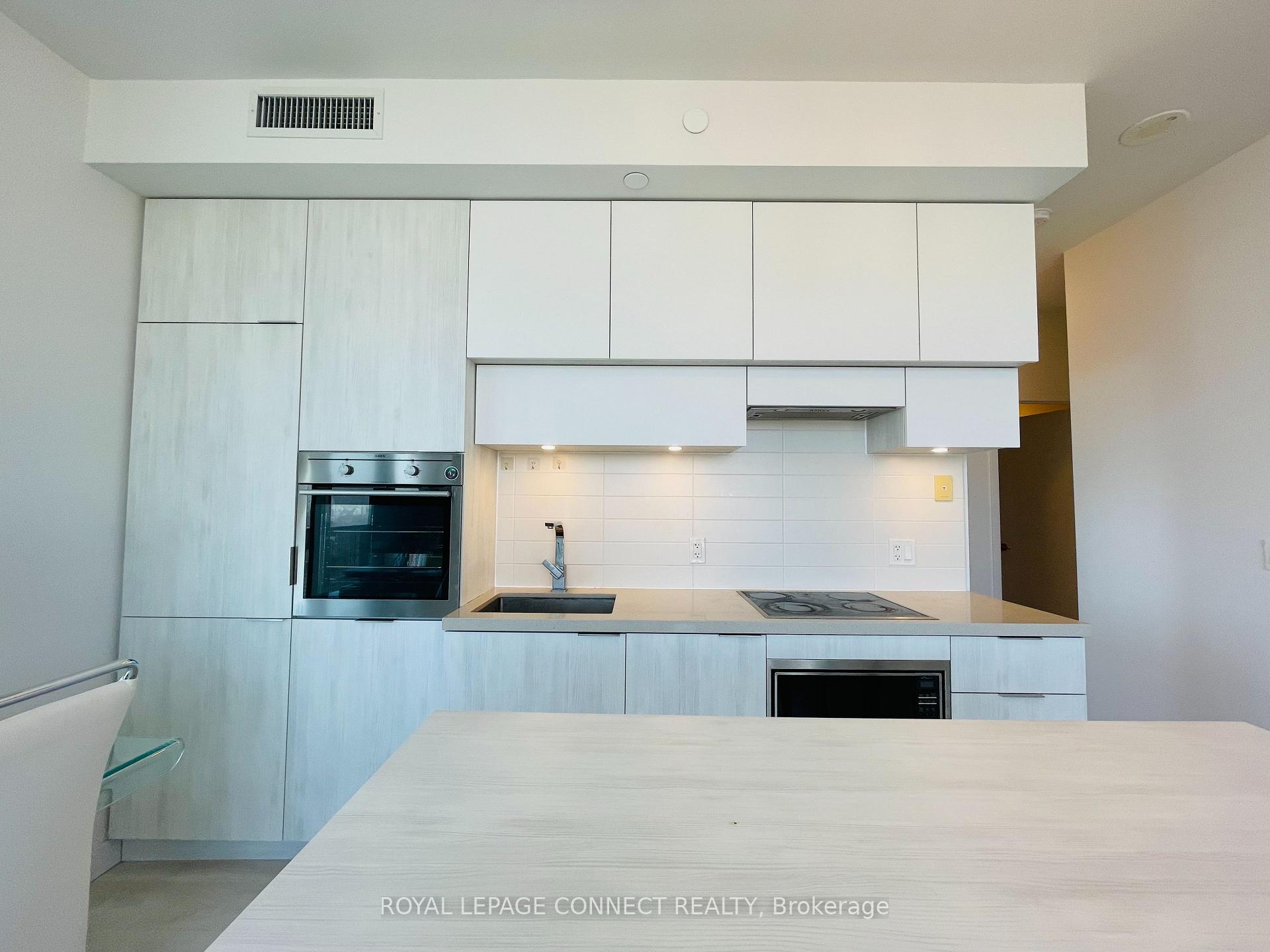 Photo 18 of Unit 4708, 8 Eglinton Avenue E, Toronto, Mount Pleasant East — HOMEH