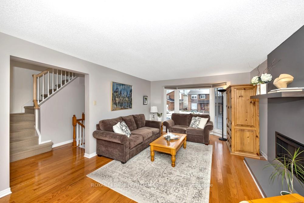 Photo 9 of 15 Homestead Street, Ottawa, Borden Farm/Stewart Farm/Carleton Heights/Parkwood Hills — HOMEH