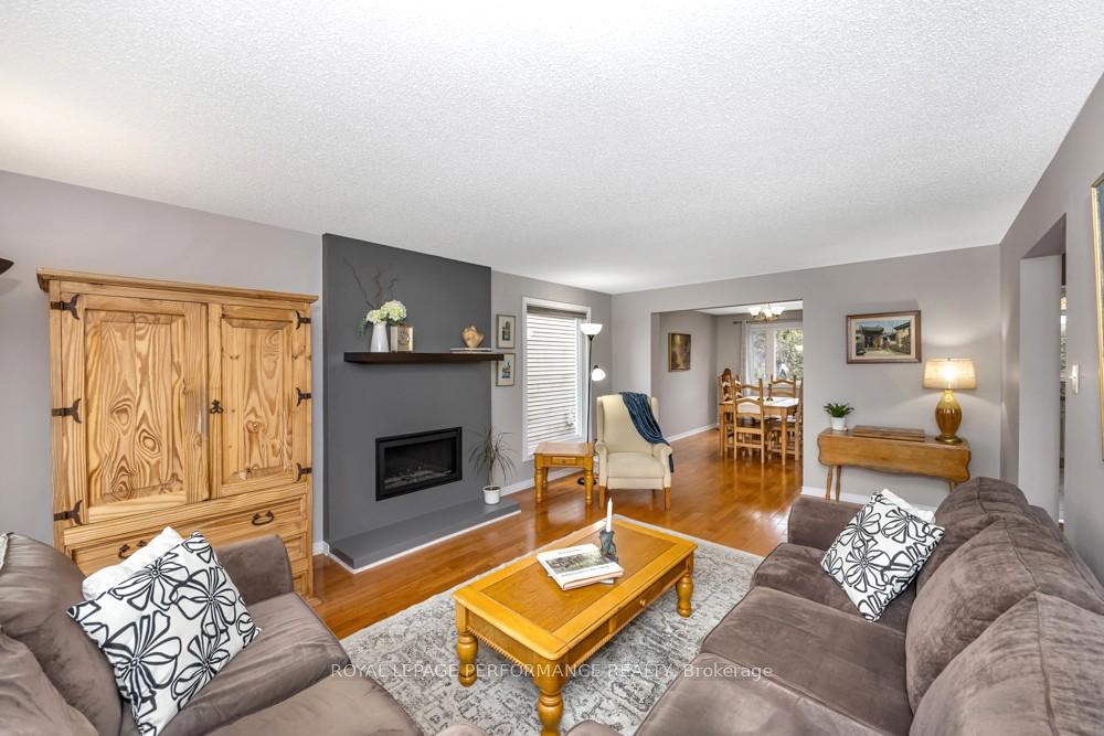 Photo 8 of 15 Homestead Street, Ottawa, Borden Farm/Stewart Farm/Carleton Heights/Parkwood Hills — HOMEH