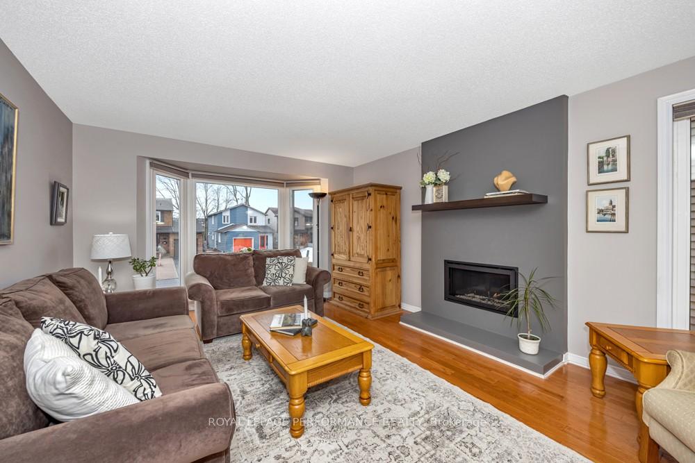 Photo 7 of 15 Homestead Street, Ottawa, Borden Farm/Stewart Farm/Carleton Heights/Parkwood Hills — HOMEH