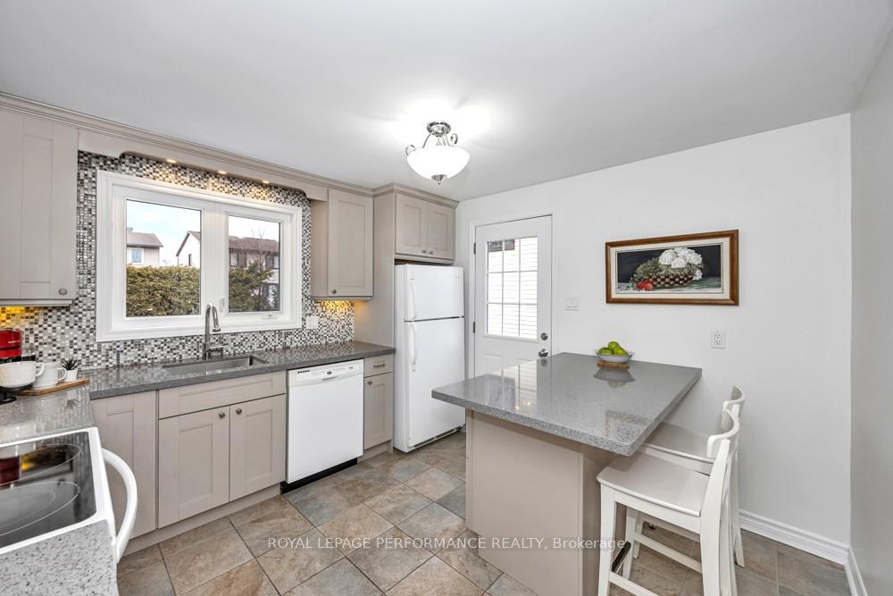 Photo 13 of 15 Homestead Street, Ottawa, Borden Farm/Stewart Farm/Carleton Heights/Parkwood Hills — HOMEH
