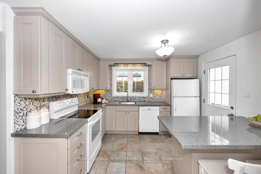 Photo 18 of 15 Homestead Street, Ottawa, Borden Farm/Stewart Farm/Carleton Heights/Parkwood Hills — HOMEH