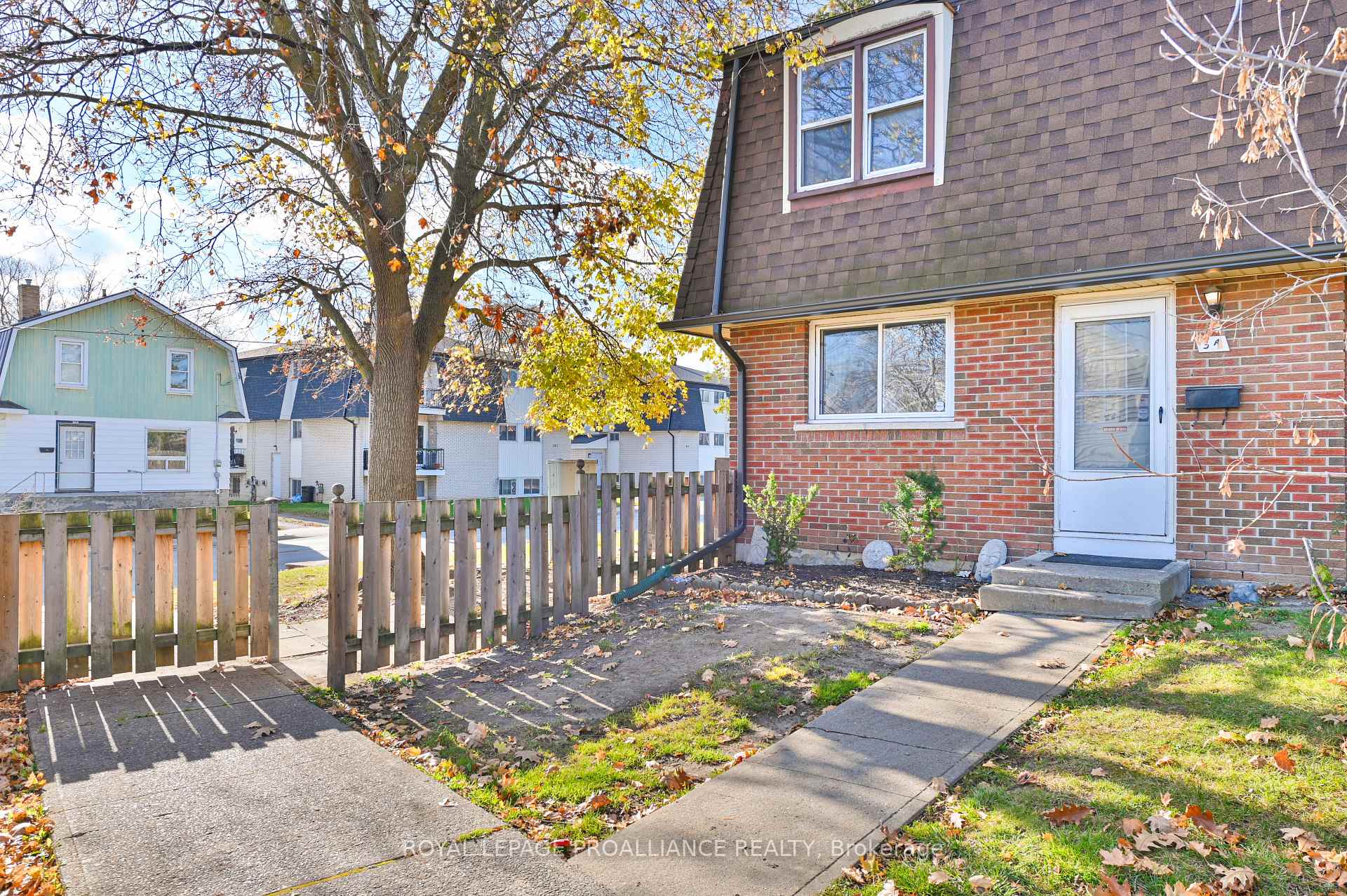 Front of Unit 3A, 25 Prince Of Wales Drive