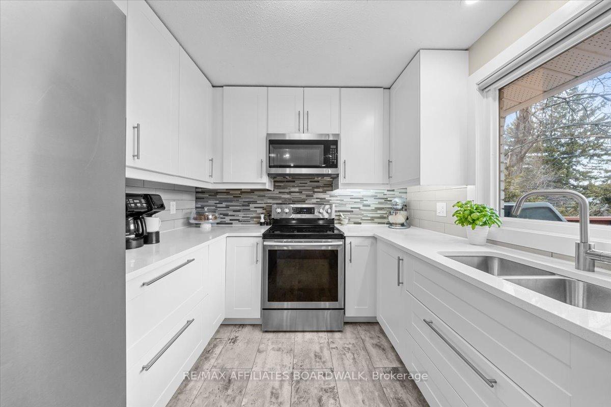 Photo 8 of 27 Cleadon Drive, Ottawa, Crystal Beach — HOMEH