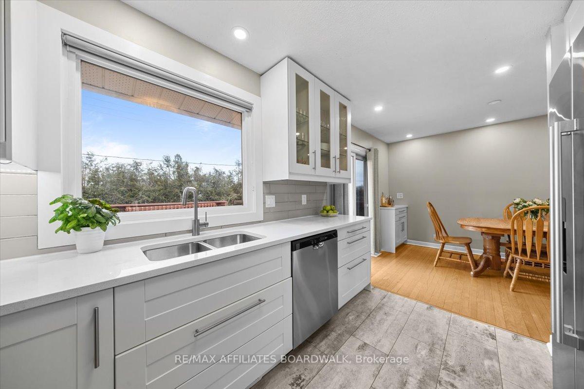 Photo 9 of 27 Cleadon Drive, Ottawa, Crystal Beach — HOMEH