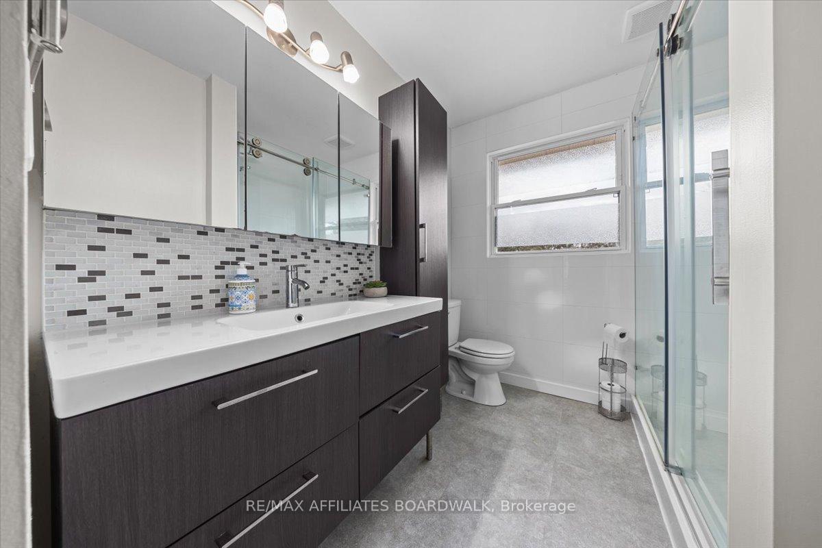 Photo 15 of 27 Cleadon Drive, Ottawa, Crystal Beach — HOMEH