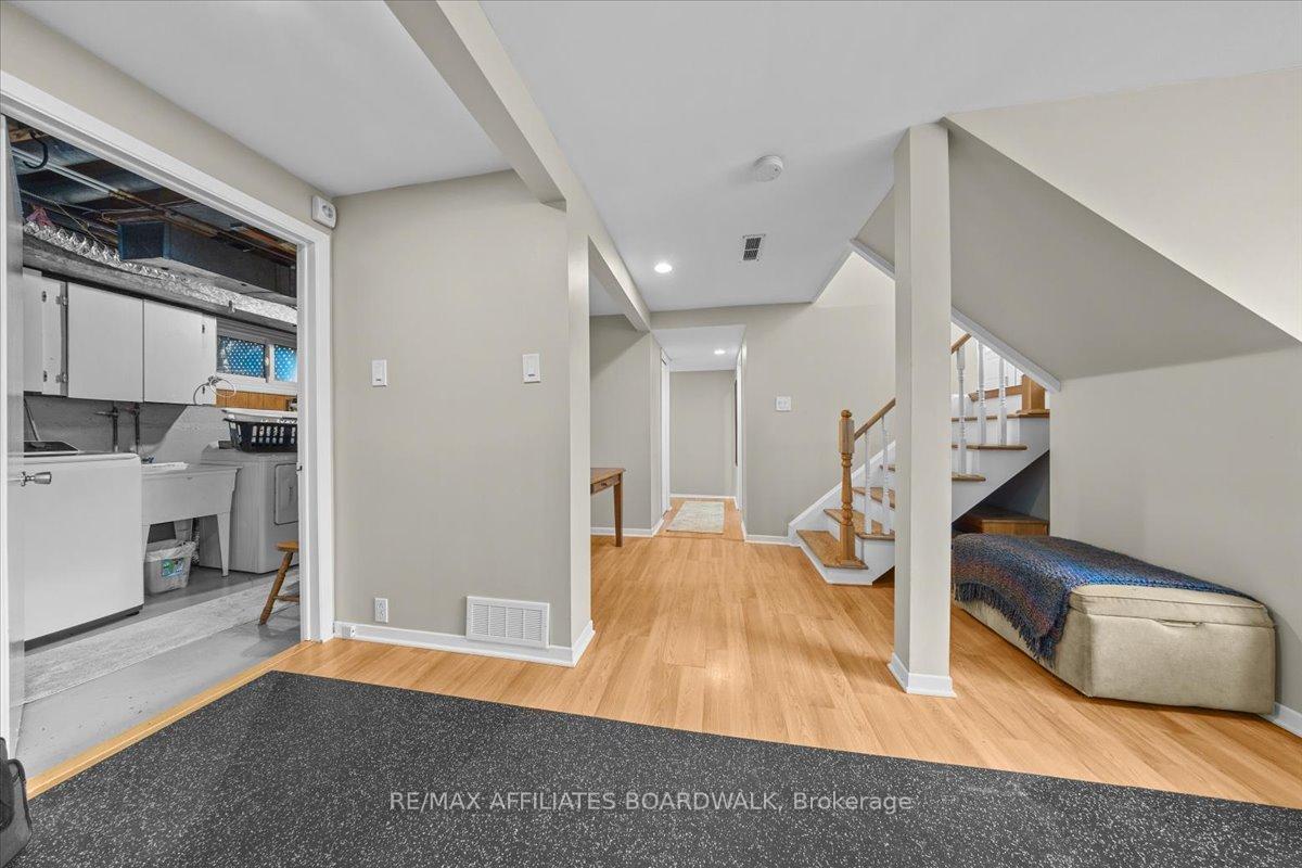 Photo 18 of 27 Cleadon Drive, Ottawa, Crystal Beach — HOMEH