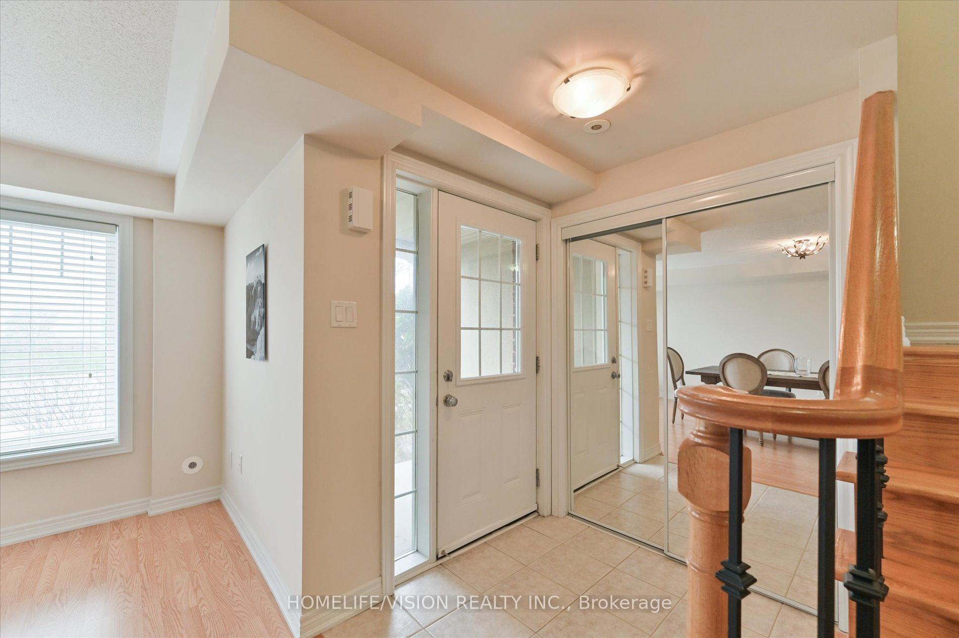Photo 3 of 151 Zokol Drive, Aurora, Bayview Northeast — HOMEH