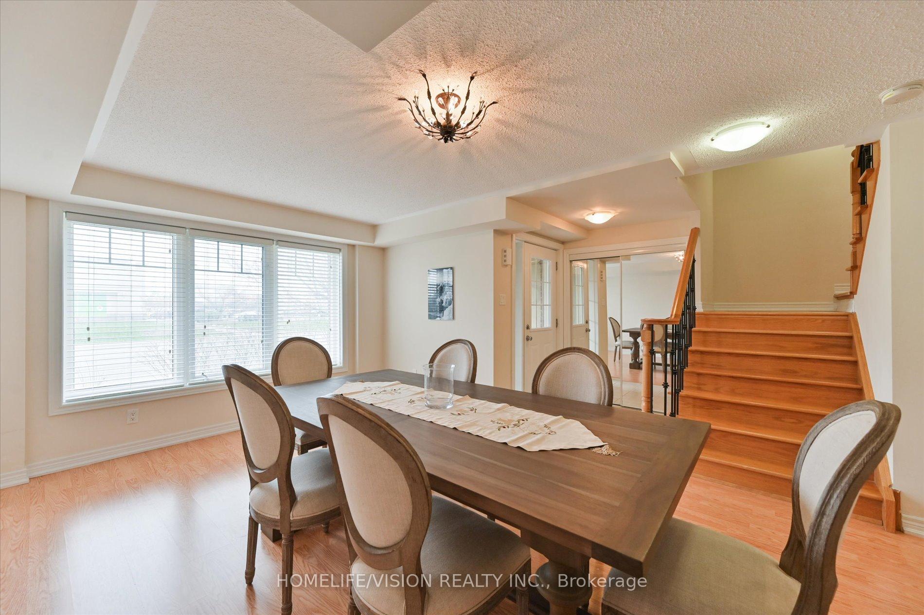 Photo 5 of 151 Zokol Drive, Aurora, Bayview Northeast — HOMEH