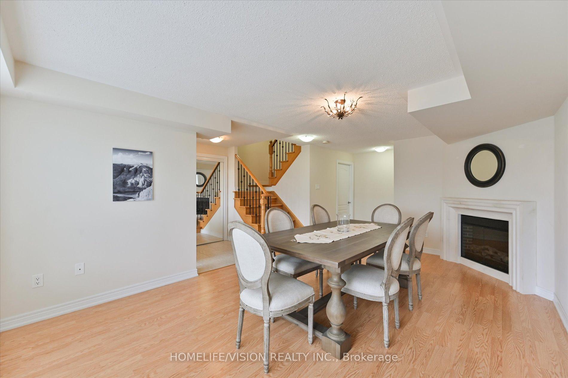 Photo 7 of 151 Zokol Drive, Aurora, Bayview Northeast — HOMEH