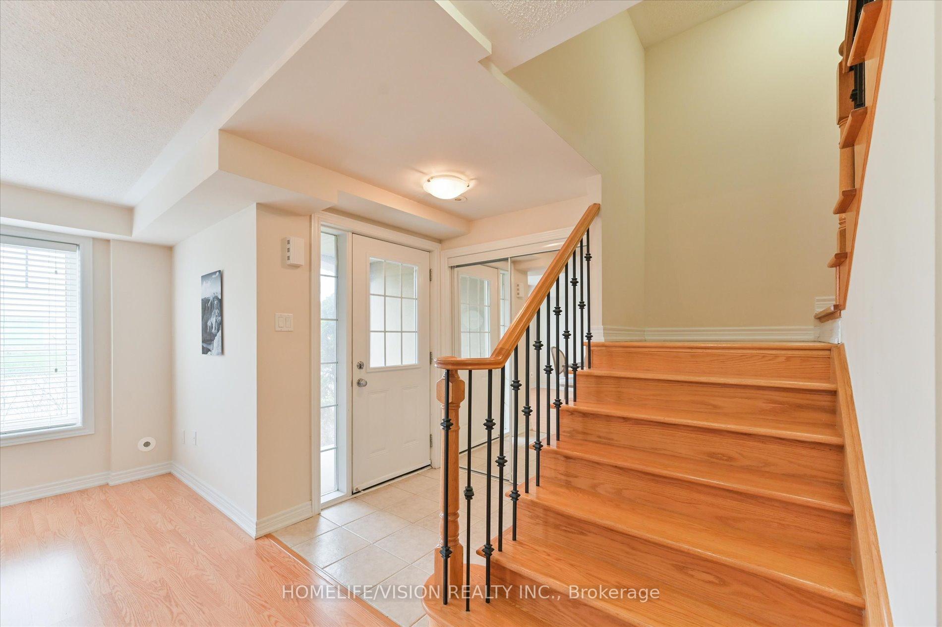 Photo 6 of 151 Zokol Drive, Aurora, Bayview Northeast — HOMEH