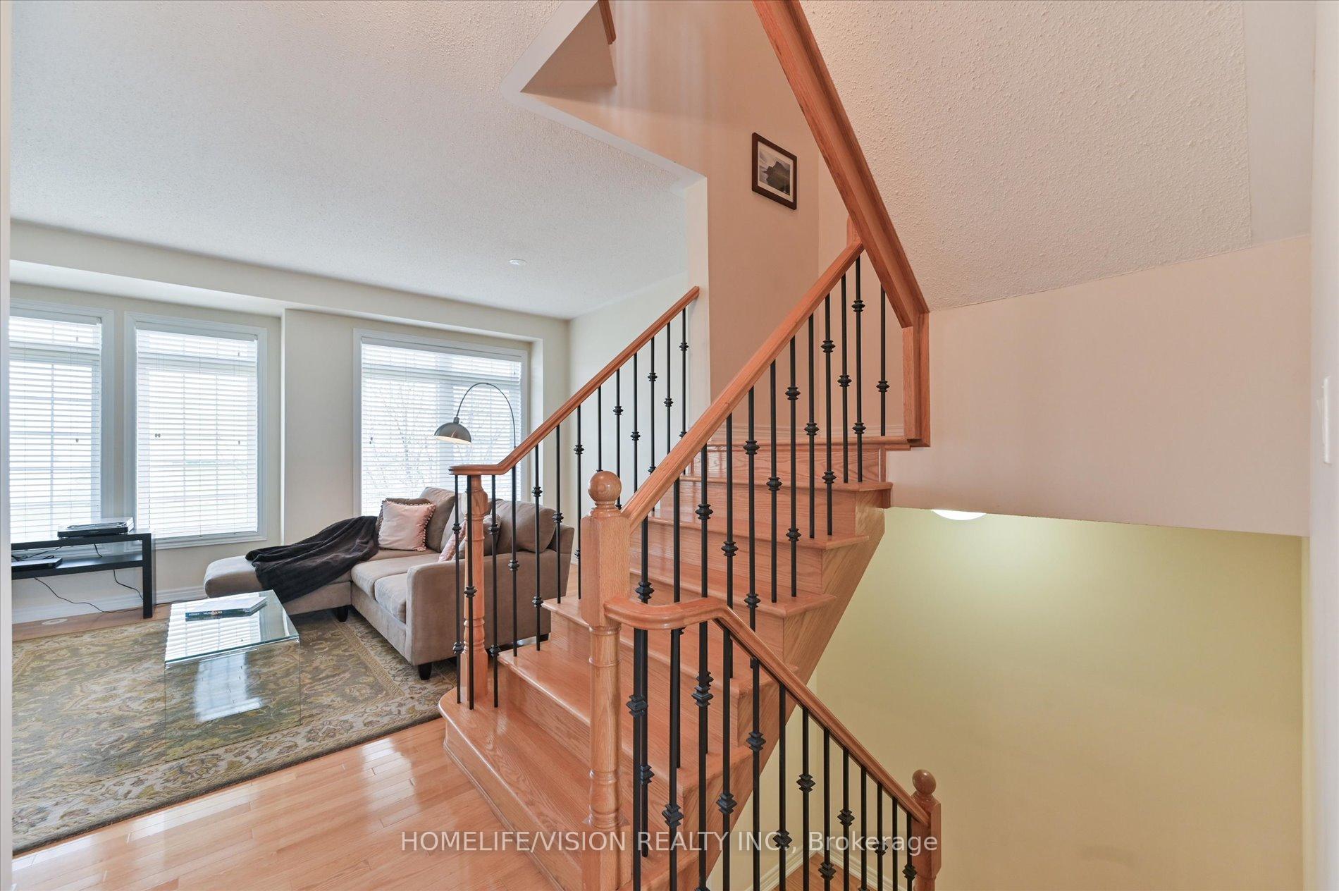 Photo 8 of 151 Zokol Drive, Aurora, Bayview Northeast — HOMEH