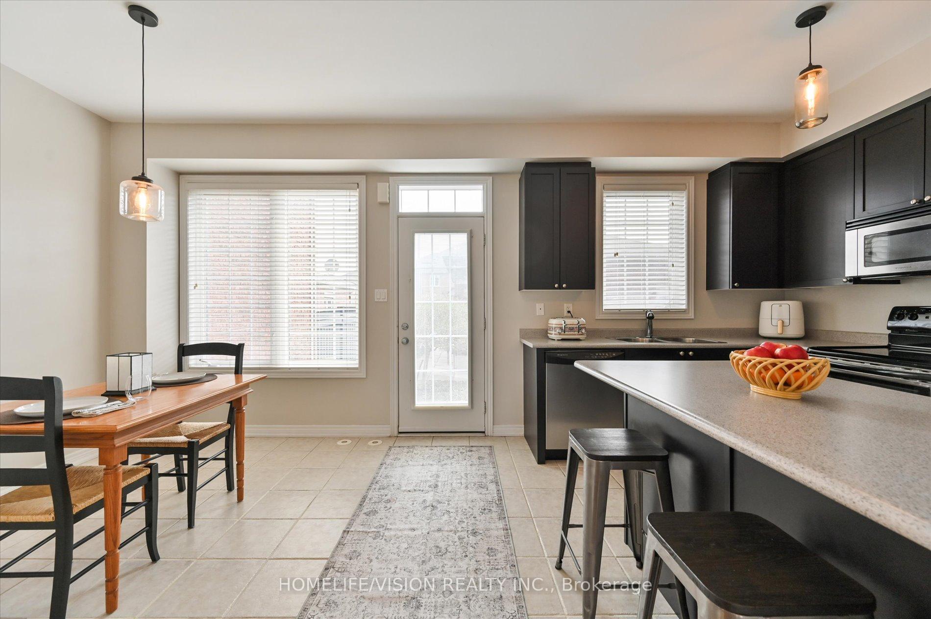 Photo 24 of 151 Zokol Drive, Aurora, Bayview Northeast — HOMEH