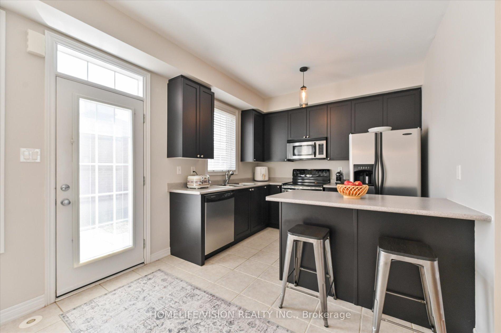 Photo 15 of 151 Zokol Drive, Aurora, Bayview Northeast — HOMEH