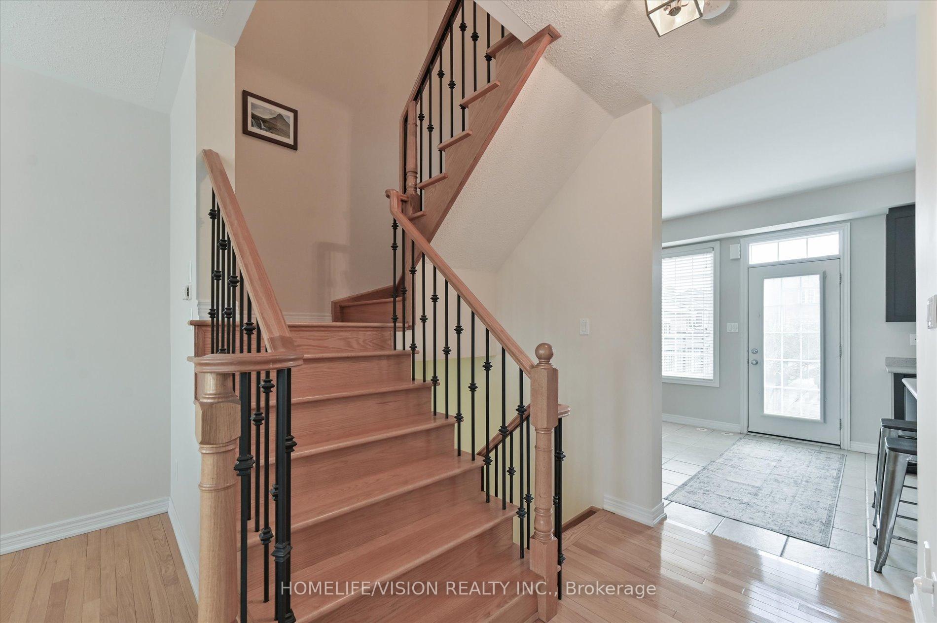 Photo 17 of 151 Zokol Drive, Aurora, Bayview Northeast — HOMEH