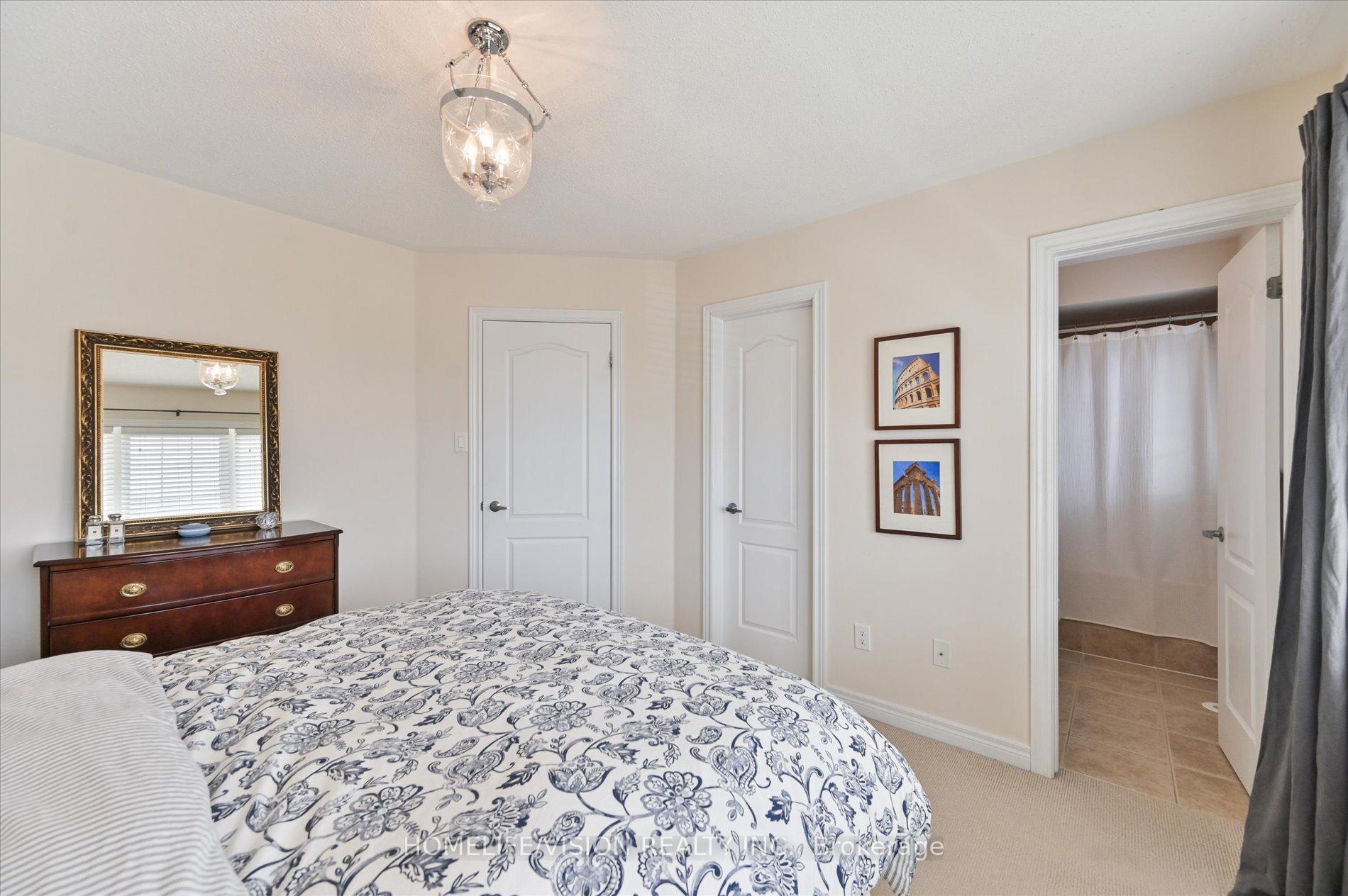 Photo 26 of 151 Zokol Drive, Aurora, Bayview Northeast — HOMEH