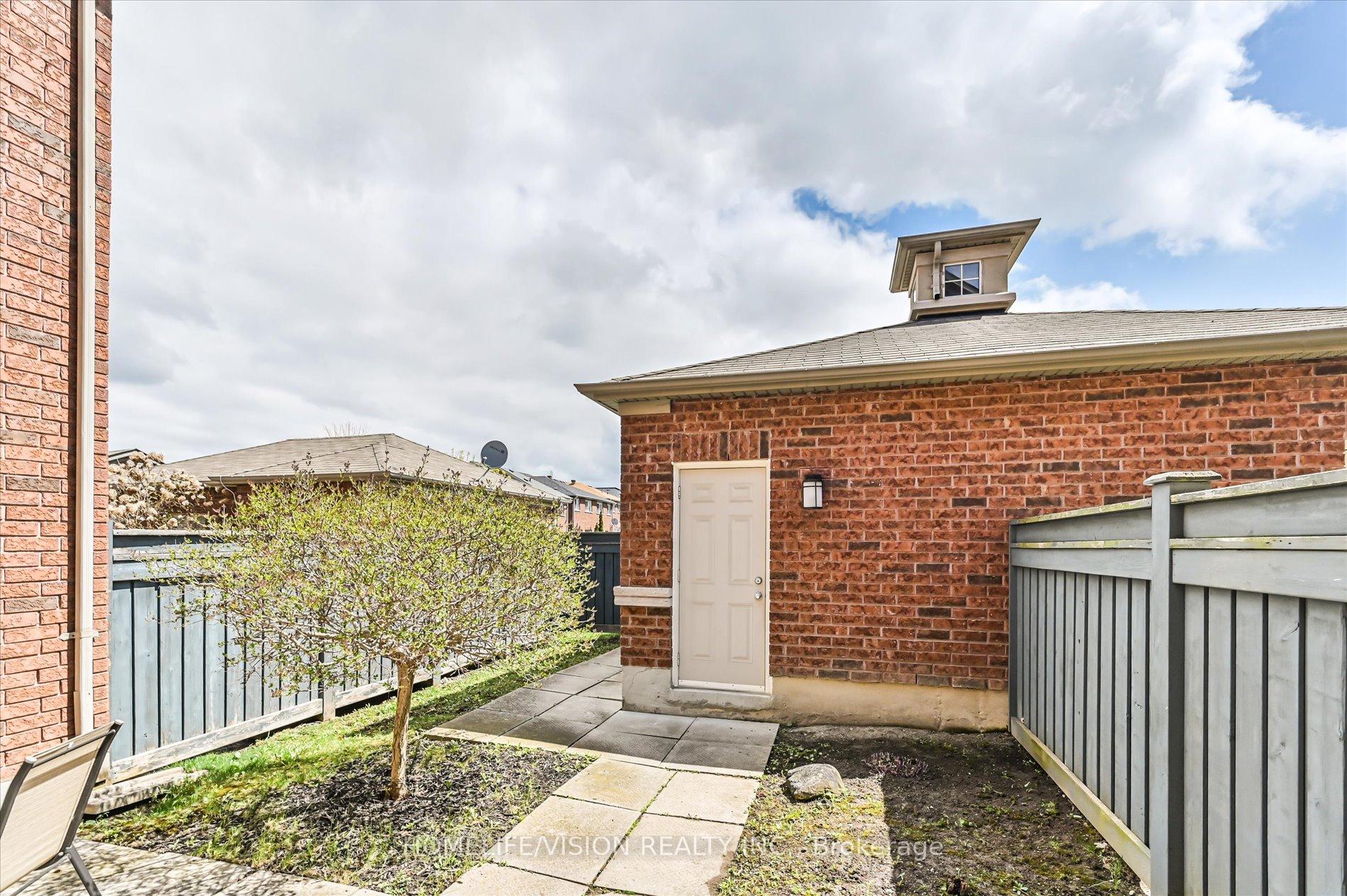 Photo 32 of 151 Zokol Drive, Aurora, Bayview Northeast — HOMEH