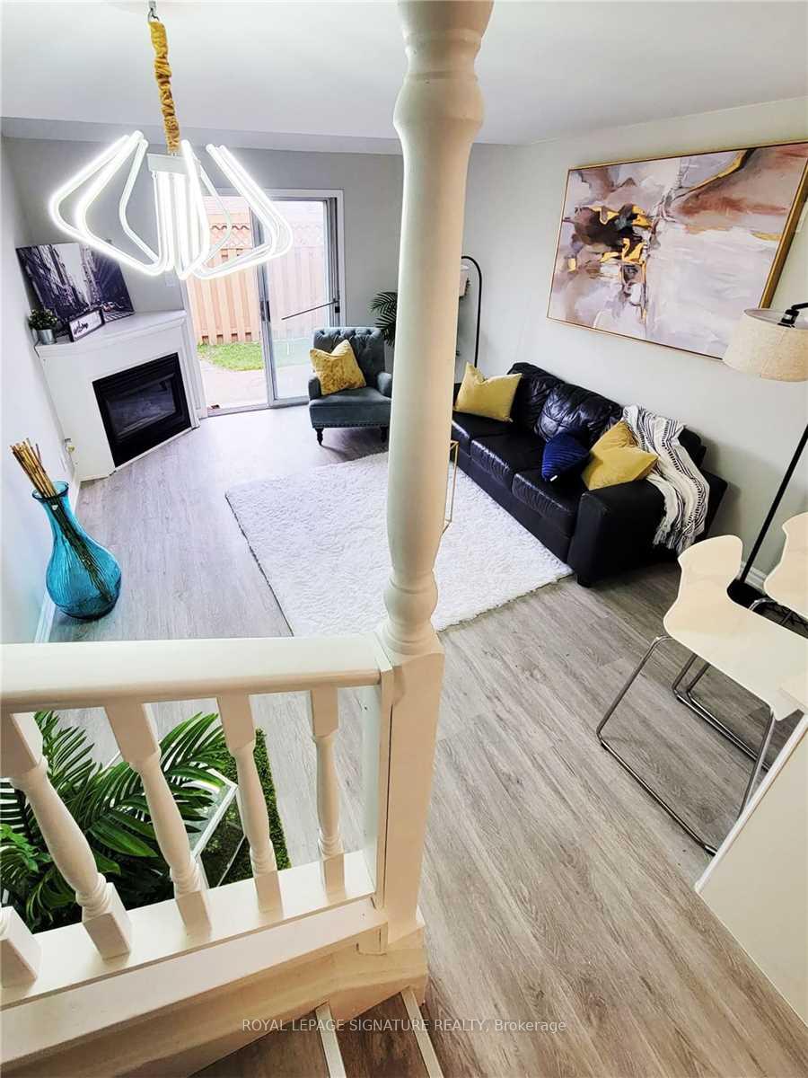 Photo 3 of Unit 34, 67 Valleyview Road, Kitchener, Laurentian Hills — HOMEH