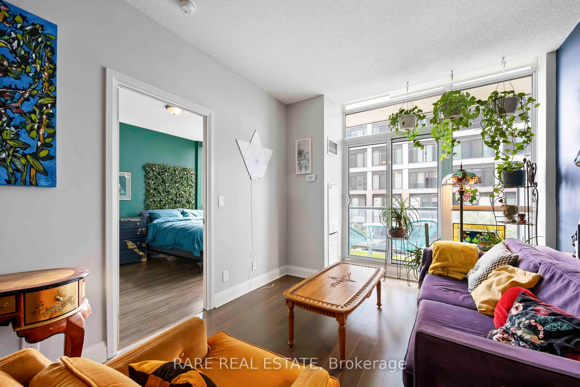 Front of Unit 206, 1185 The Queensway