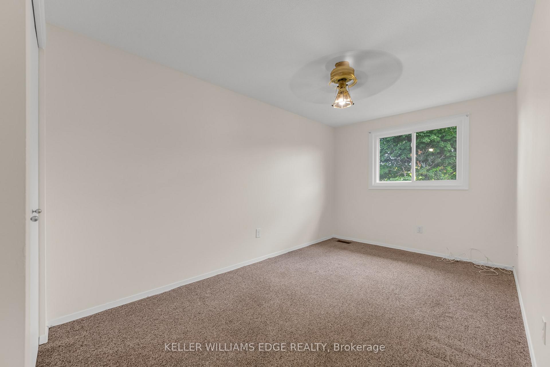 Photo 7 of 924 Mohawk Road W, Hamilton, Mountview — HOMEH