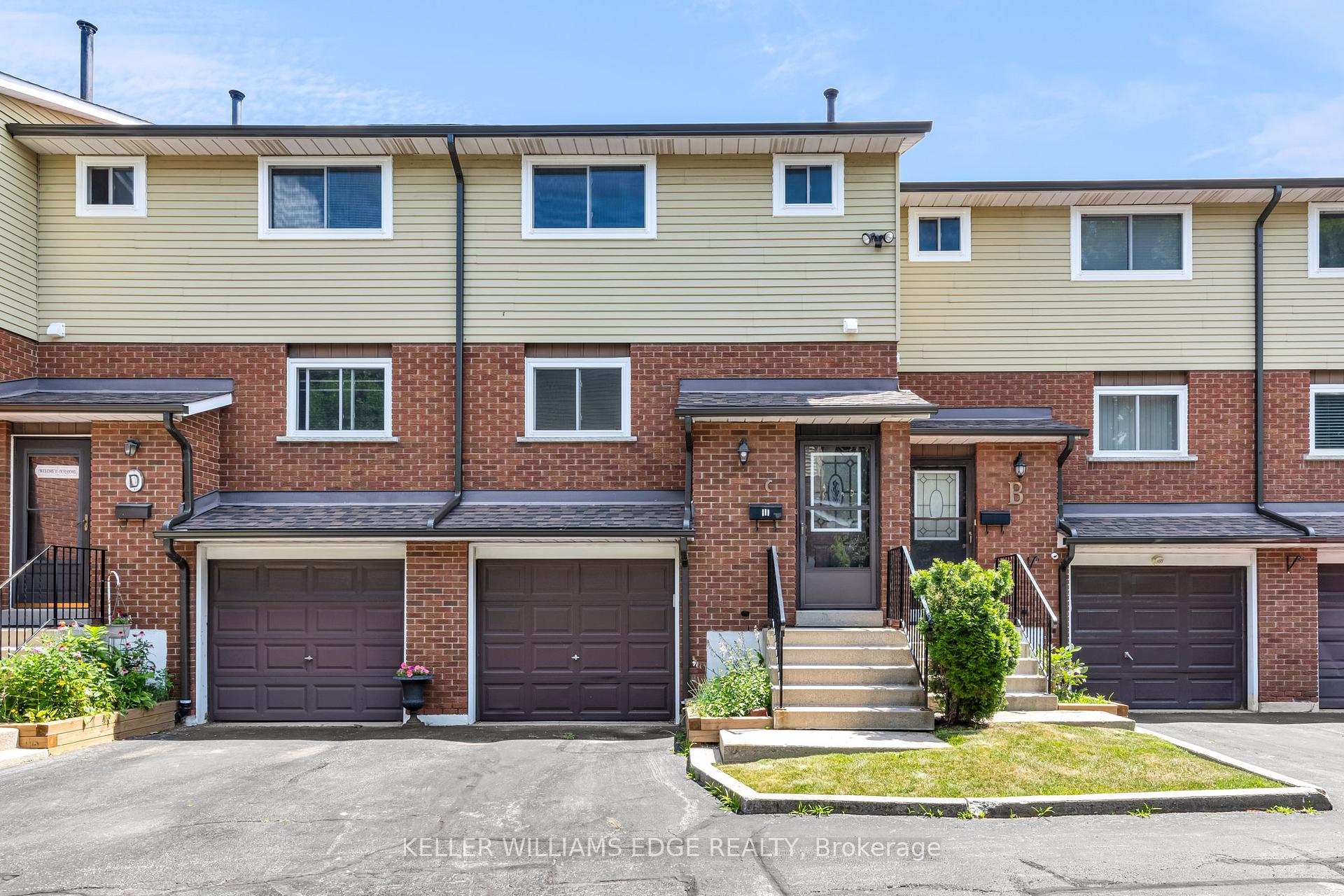 Photo 10 of 924 Mohawk Road W, Hamilton, Mountview — HOMEH