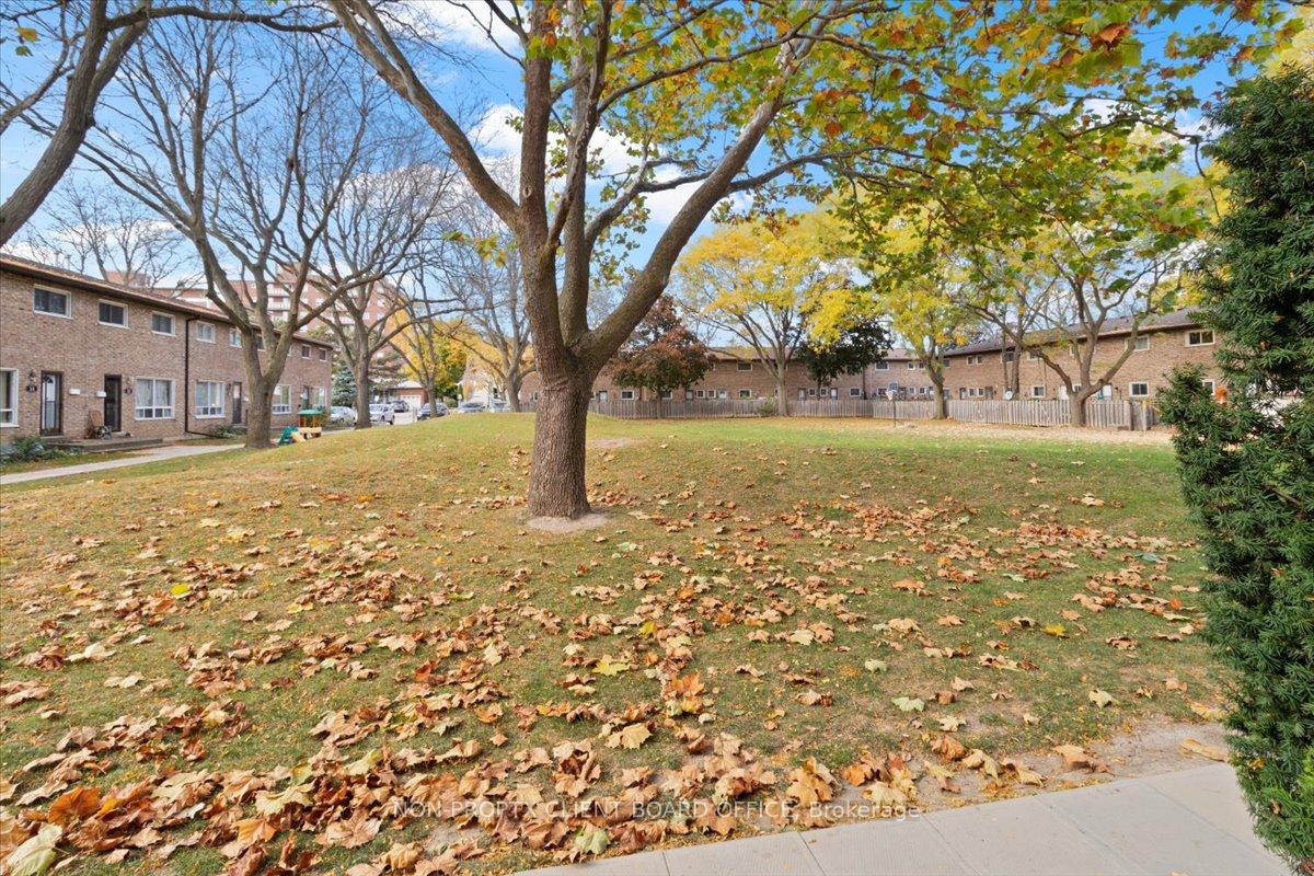 Photo 13 of Unit 20, 32 Glenburn Court, Hamilton, Riverdale — HOMEH