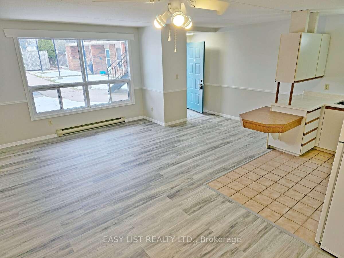 Photo 4 of Unit 14, 45 Doverdoon Drive, Chatham-Kent, Chatham — HOMEH